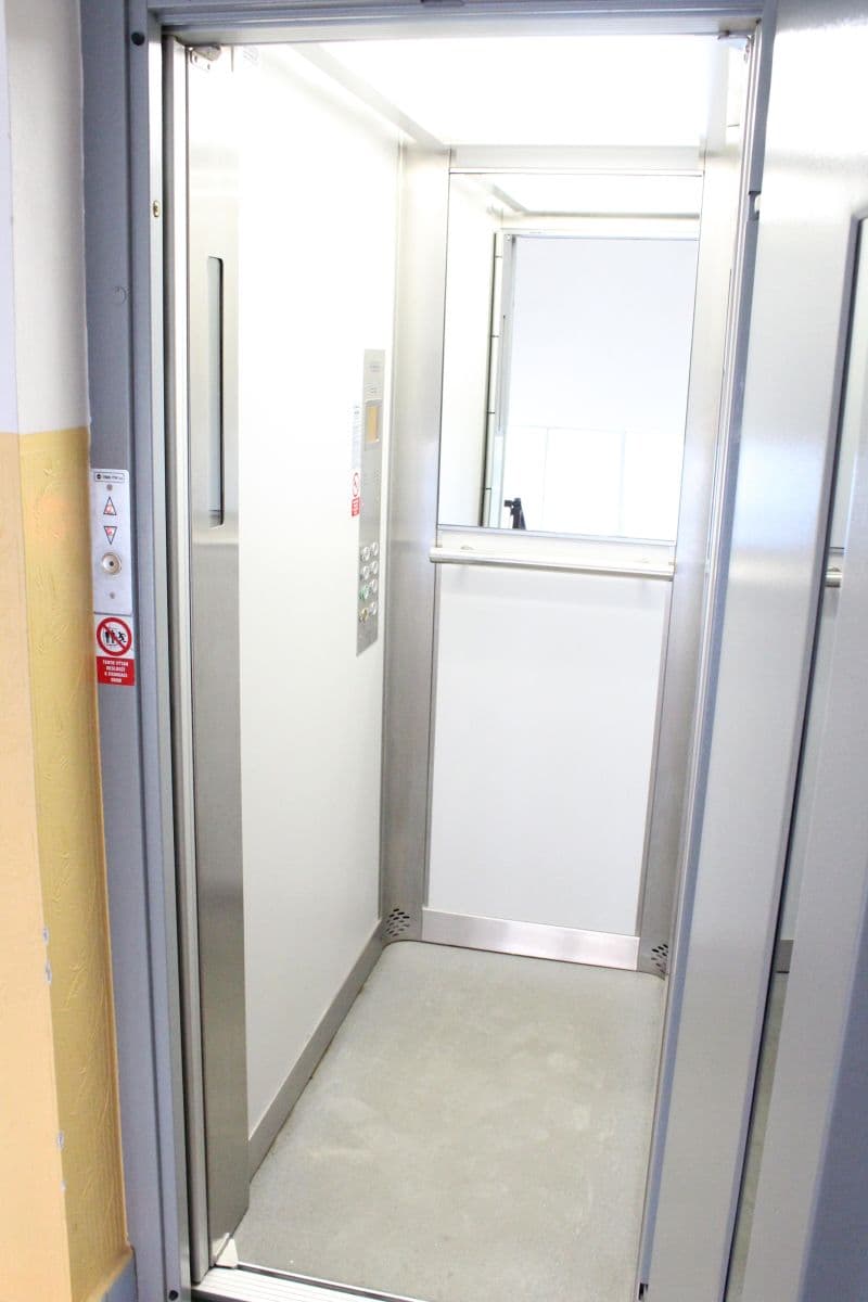 Prenájom bytu 1-izbový 40 m², Sportovní, Praha, Praha Prenájom bytu 1-izbový 40 m², Sportovní, Praha, Praha