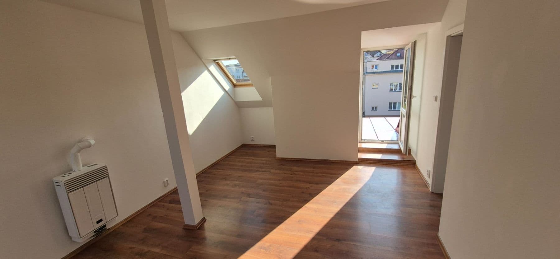 Prenájom bytu 1-izbový 55 m², Vnější, Praha, Praha Prenájom bytu 1-izbový 55 m², Vnější, Praha, Praha