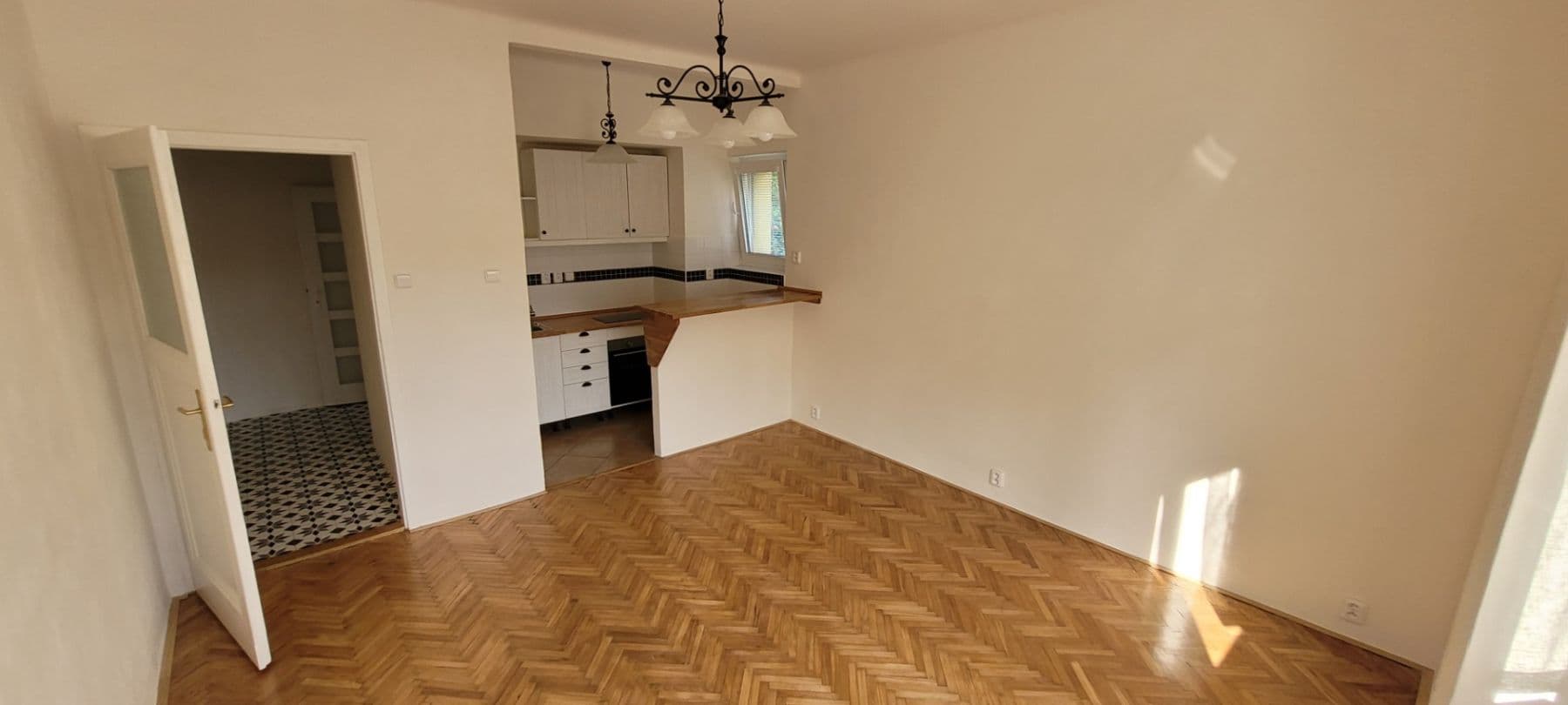 Prenájom bytu 1-izbový 35 m², Vnější, Praha, Praha Prenájom bytu 1-izbový 35 m², Vnější, Praha, Praha