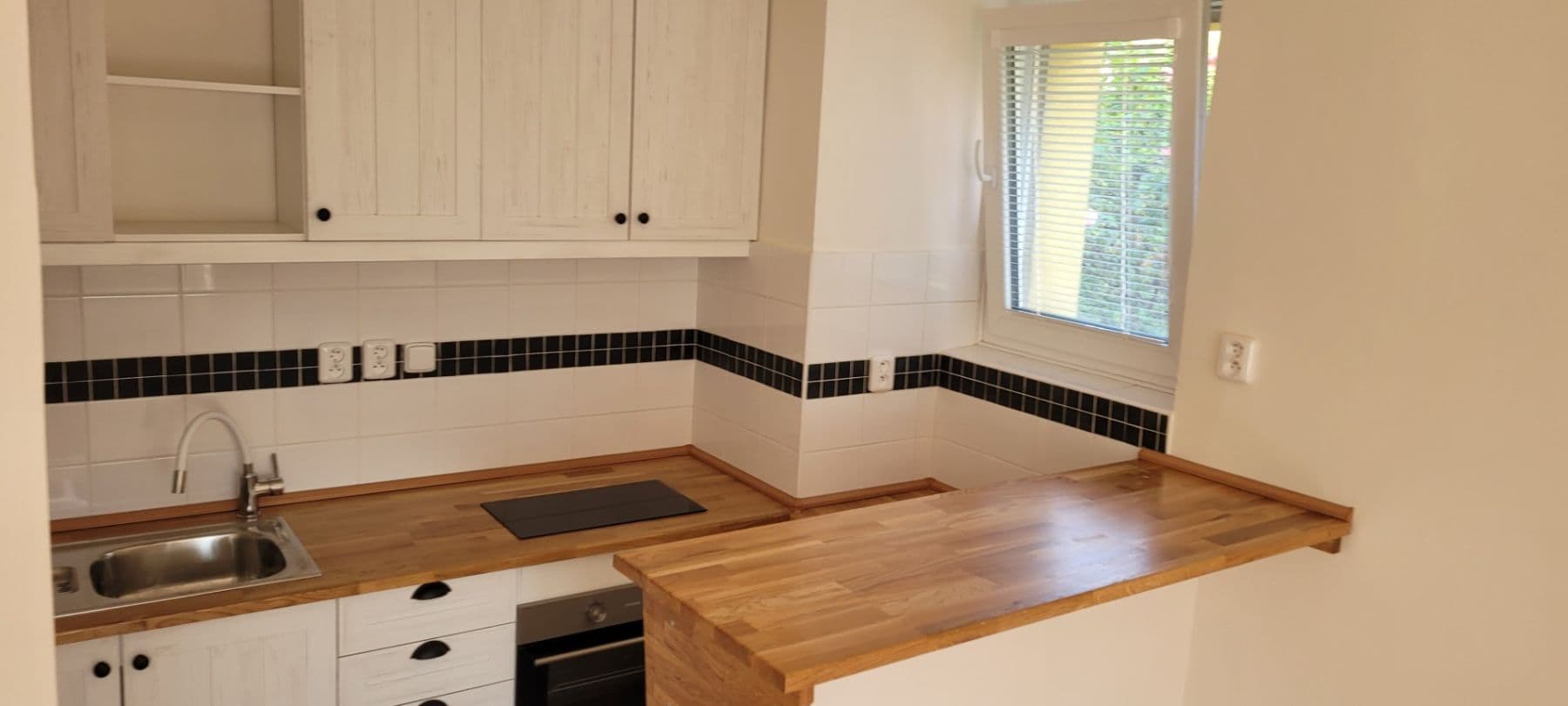 Prenájom bytu 1-izbový 35 m², Vnější, Praha, Praha Prenájom bytu 1-izbový 35 m², Vnější, Praha, Praha