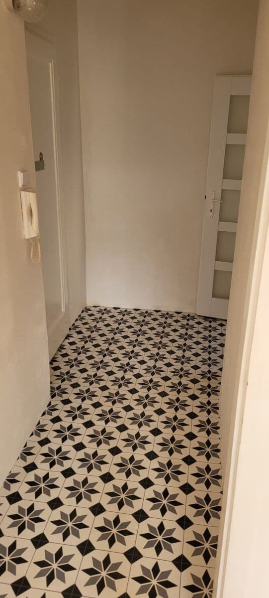 Prenájom bytu 1-izbový 35 m², Vnější, Praha, Praha Prenájom bytu 1-izbový 35 m², Vnější, Praha, Praha