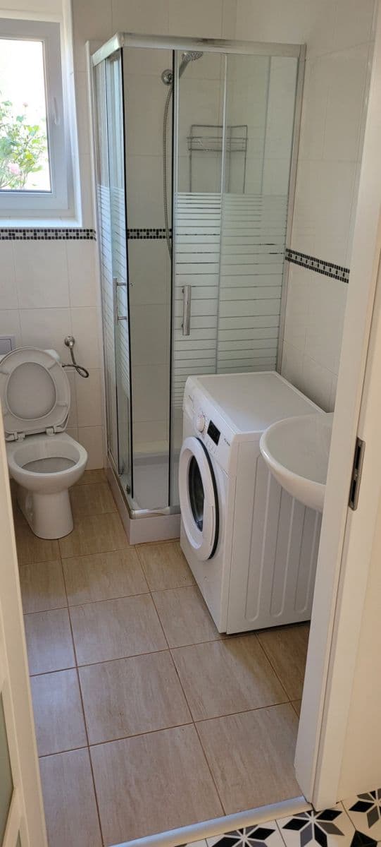 Prenájom bytu 1-izbový 35 m², Vnější, Praha, Praha Prenájom bytu 1-izbový 35 m², Vnější, Praha, Praha