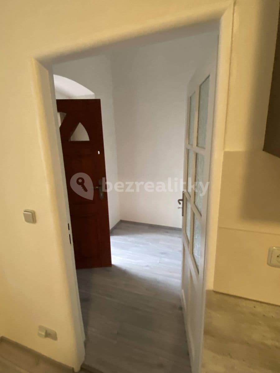 Prenájom bytu 1-izbový 46 m², Viktora Huga, Praha, Praha Prenájom bytu 1-izbový 46 m², Viktora Huga, Praha, Praha