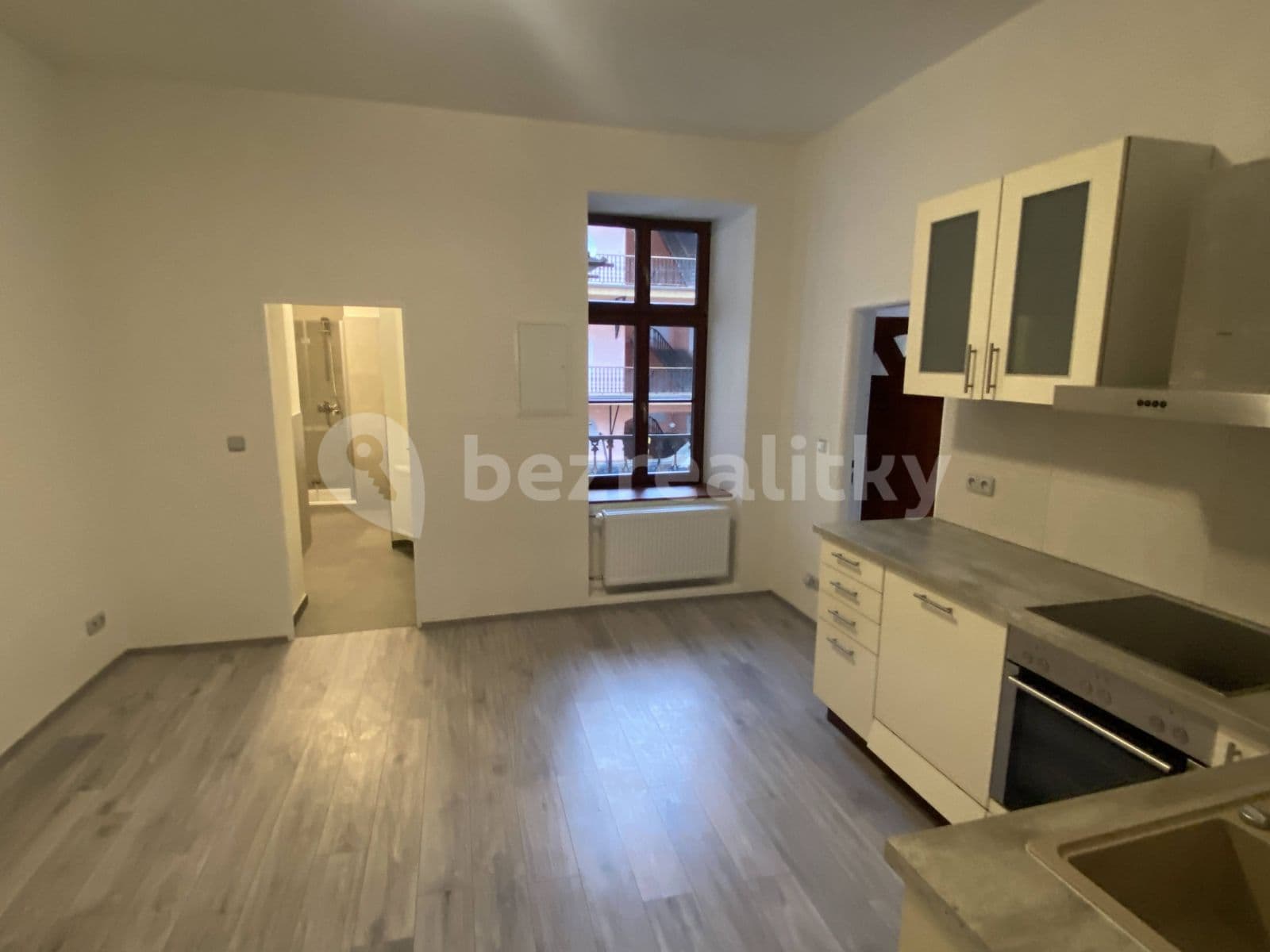 Prenájom bytu 1-izbový 46 m², Viktora Huga, Praha, Praha Prenájom bytu 1-izbový 46 m², Viktora Huga, Praha, Praha