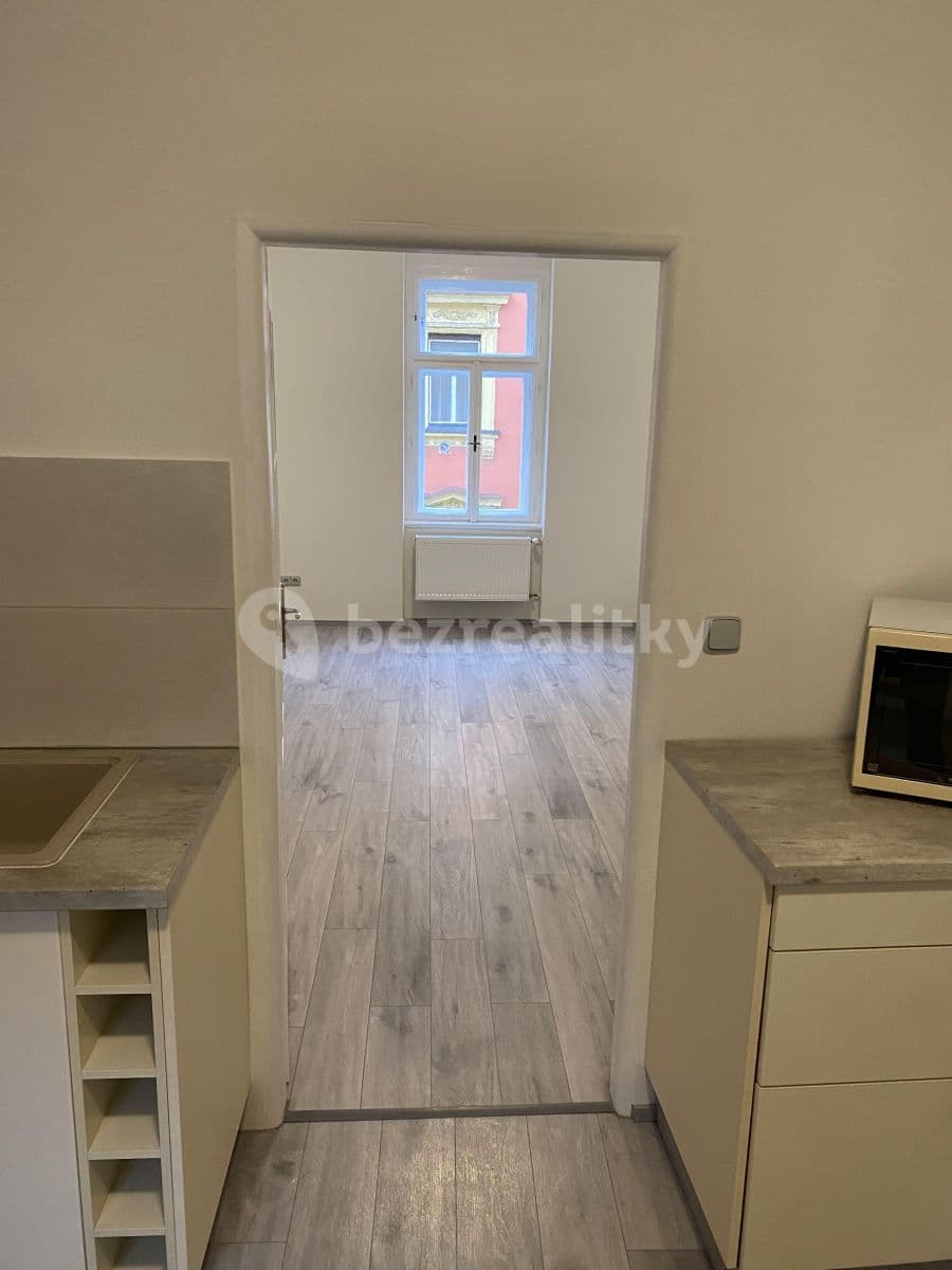 Prenájom bytu 1-izbový 46 m², Viktora Huga, Praha, Praha Prenájom bytu 1-izbový 46 m², Viktora Huga, Praha, Praha