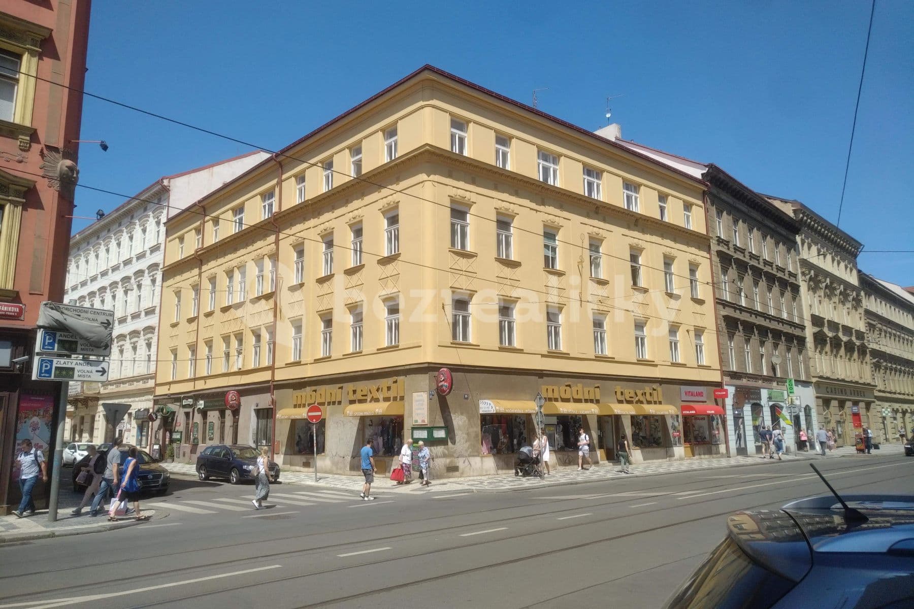 Prenájom bytu 1-izbový 46 m², Viktora Huga, Praha, Praha Prenájom bytu 1-izbový 46 m², Viktora Huga, Praha, Praha