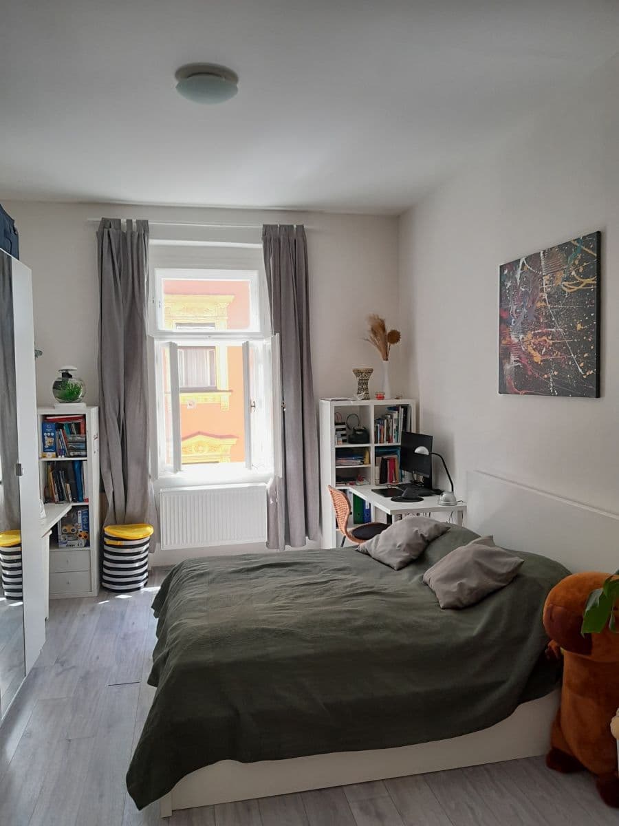 Prenájom bytu 1-izbový 46 m², Viktora Huga, Praha, Praha Prenájom bytu 1-izbový 46 m², Viktora Huga, Praha, Praha