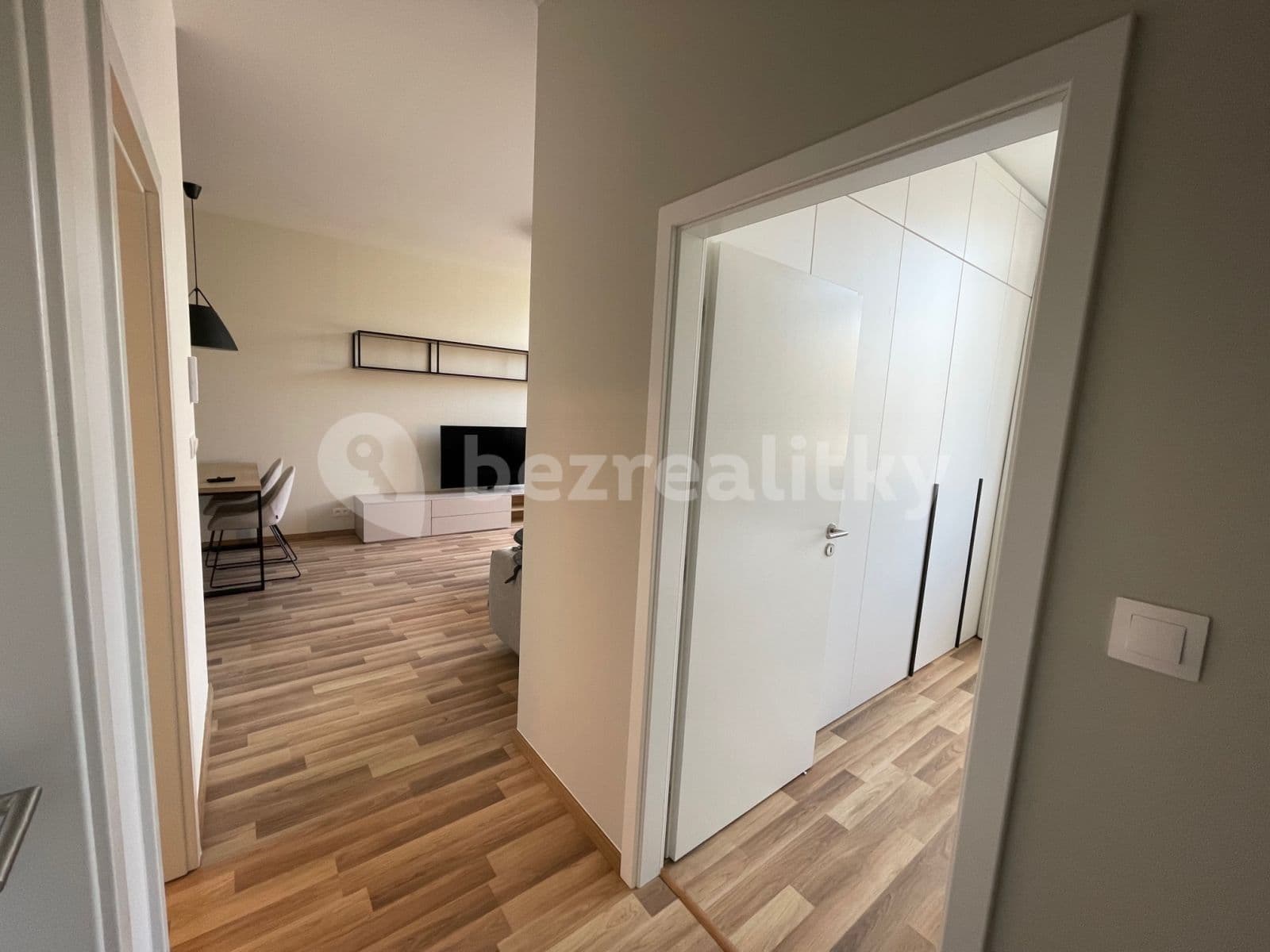 Prenájom bytu 2-izbový 52 m², Tomášikova, Ružinov, Bratislavský kraj Prenájom bytu 2-izbový 52 m², Tomášikova, Ružinov, Bratislavský kraj