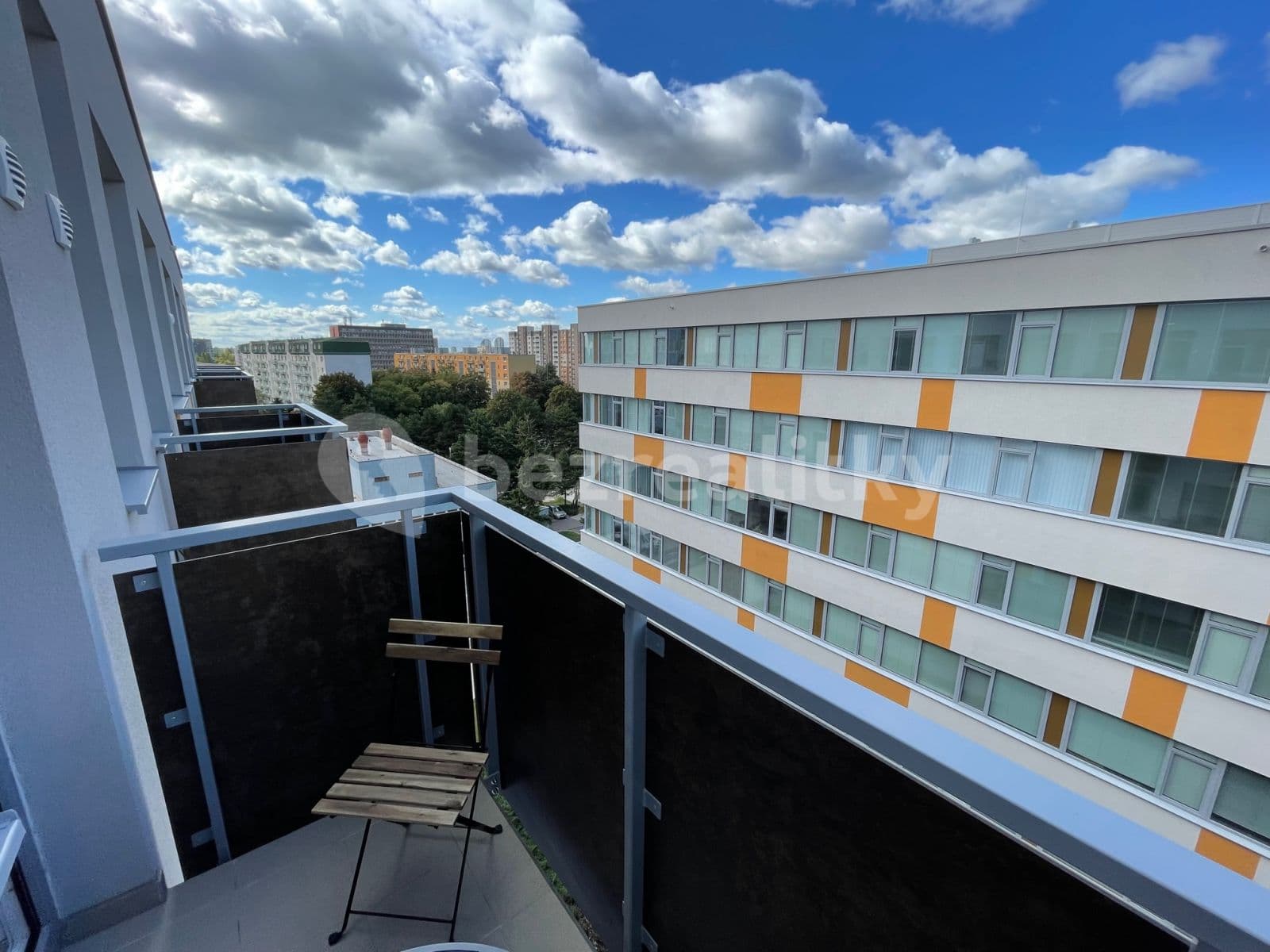 Prenájom bytu 2-izbový 52 m², Tomášikova, Ružinov, Bratislavský kraj Prenájom bytu 2-izbový 52 m², Tomášikova, Ružinov, Bratislavský kraj