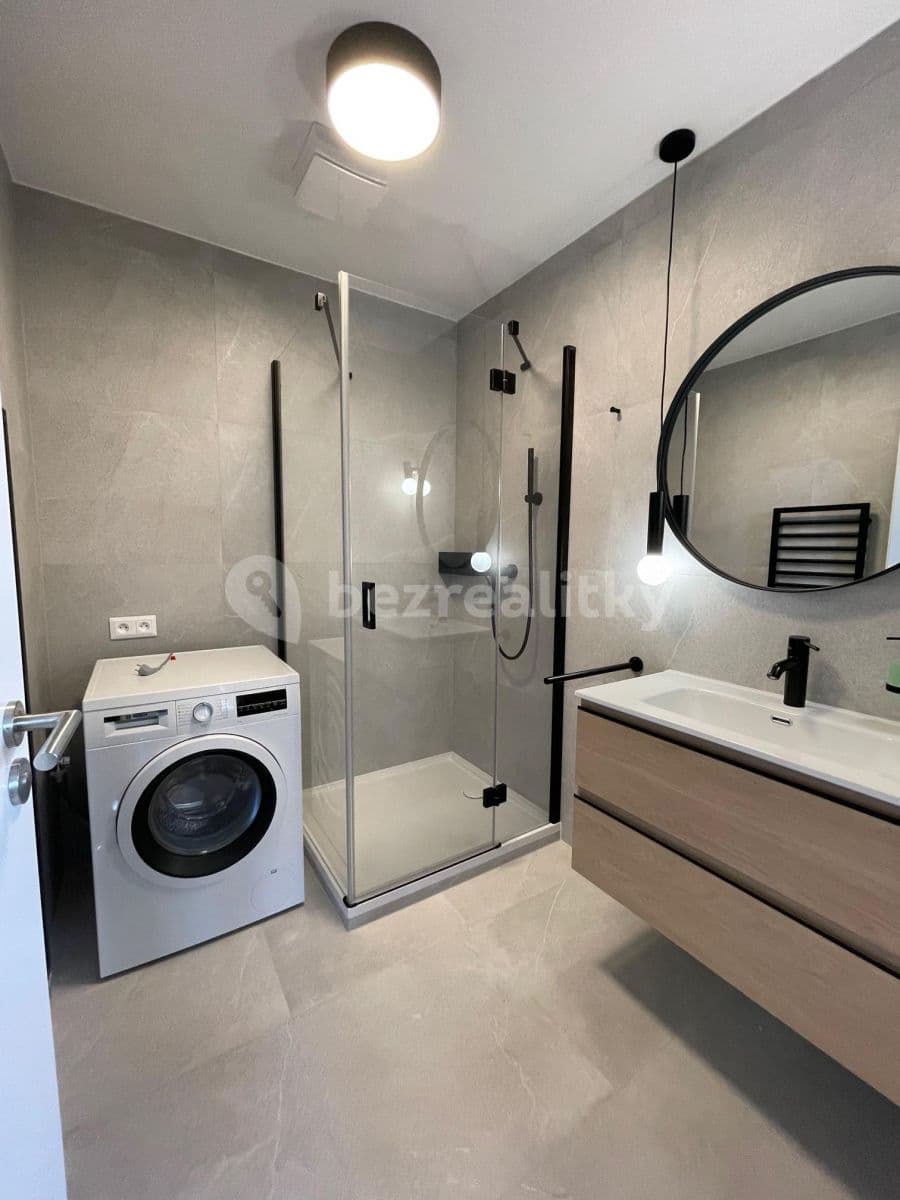 Prenájom bytu 2-izbový 52 m², Tomášikova, Ružinov, Bratislavský kraj Prenájom bytu 2-izbový 52 m², Tomášikova, Ružinov, Bratislavský kraj