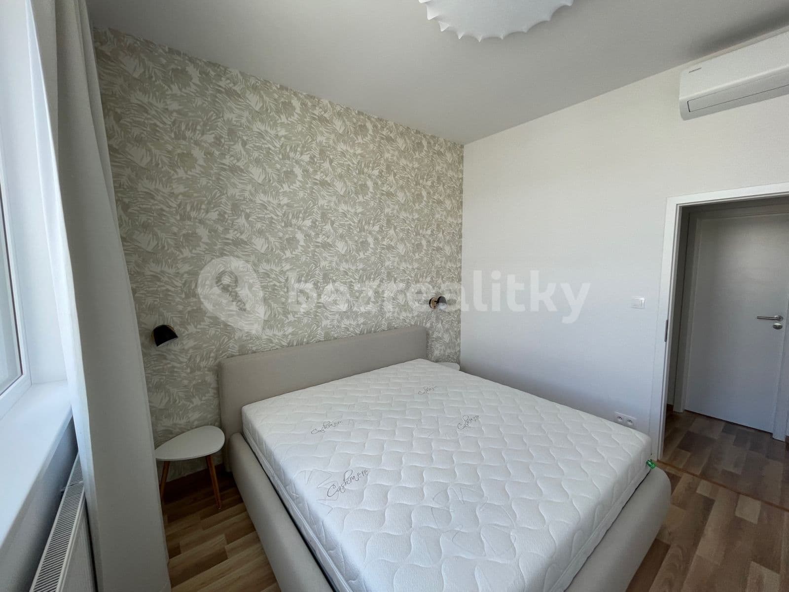 Prenájom bytu 2-izbový 52 m², Tomášikova, Ružinov, Bratislavský kraj Prenájom bytu 2-izbový 52 m², Tomášikova, Ružinov, Bratislavský kraj