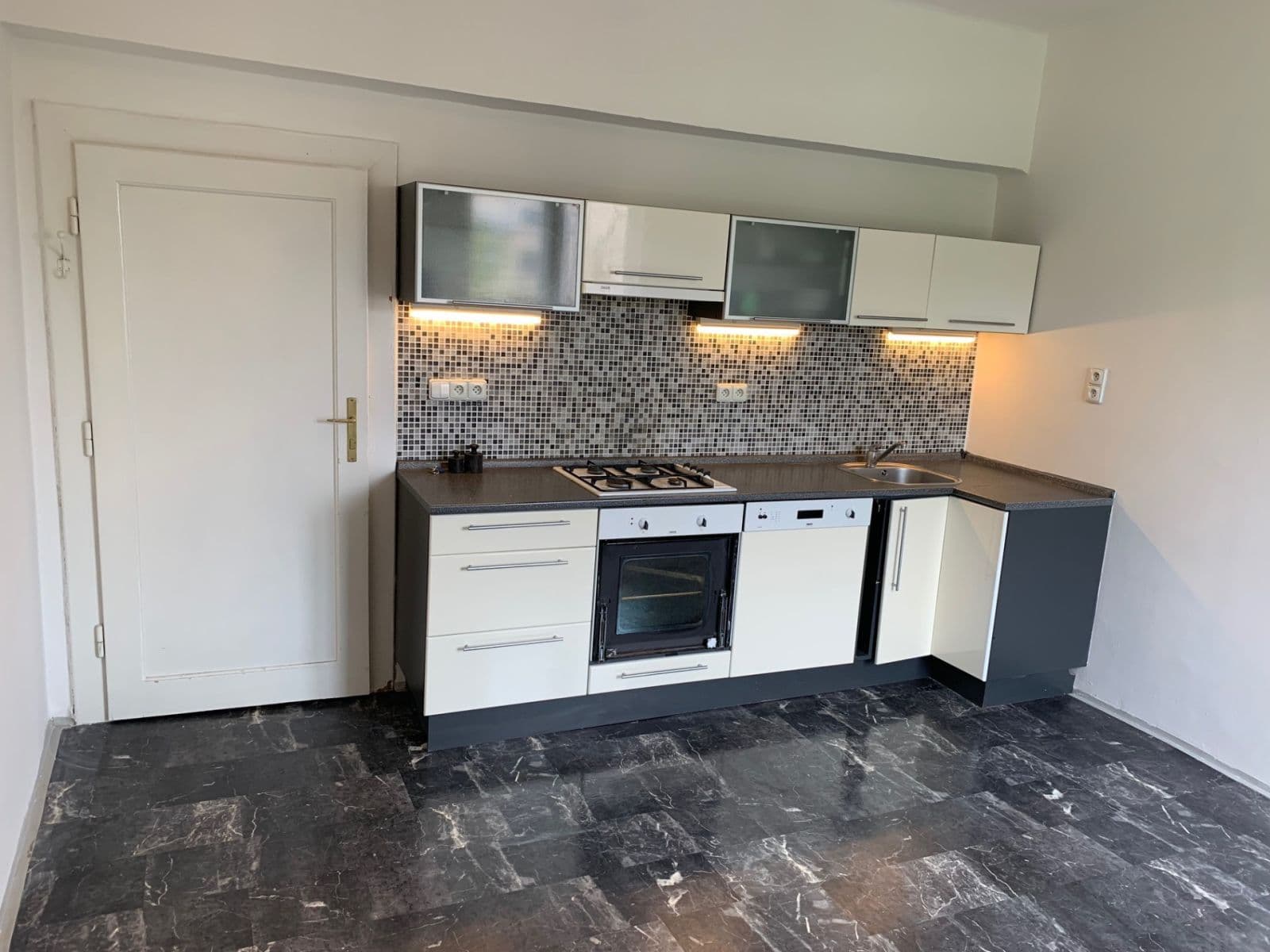 Prenájom bytu 2-izbový 44 m², Hartigova, Praha, Praha Prenájom bytu 2-izbový 44 m², Hartigova, Praha, Praha