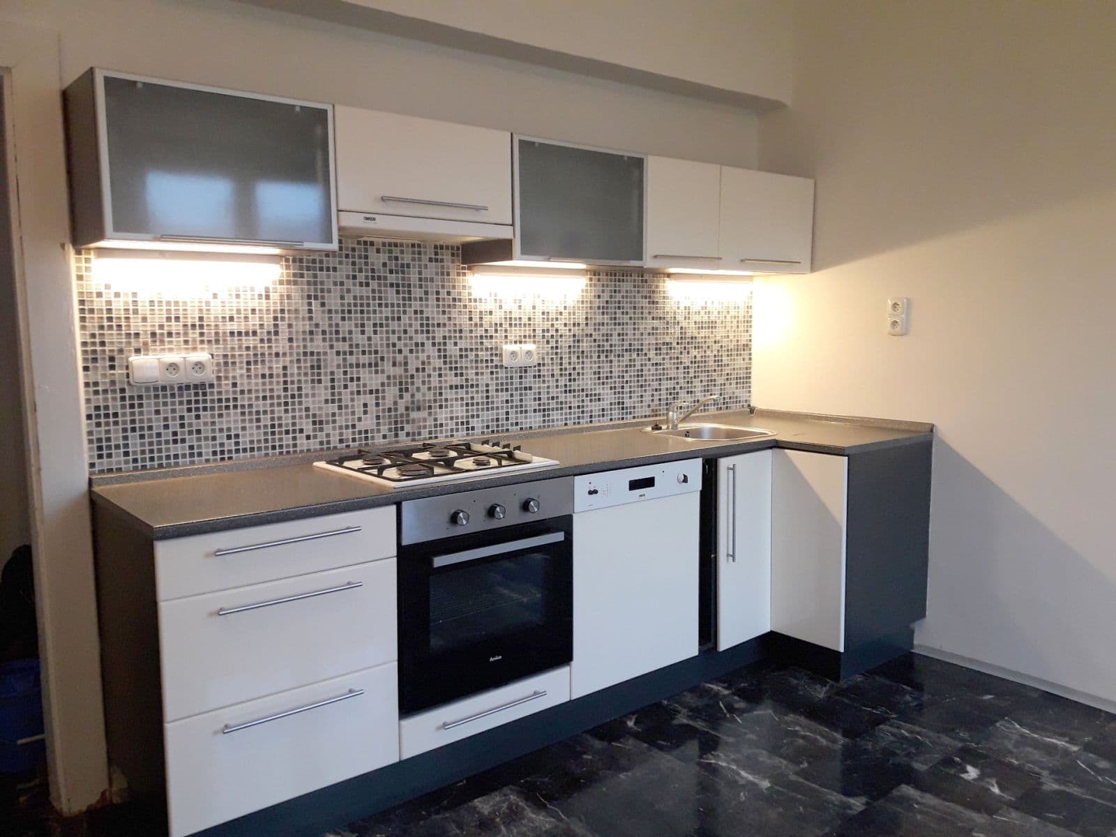 Prenájom bytu 2-izbový 44 m², Hartigova, Praha, Praha Prenájom bytu 2-izbový 44 m², Hartigova, Praha, Praha