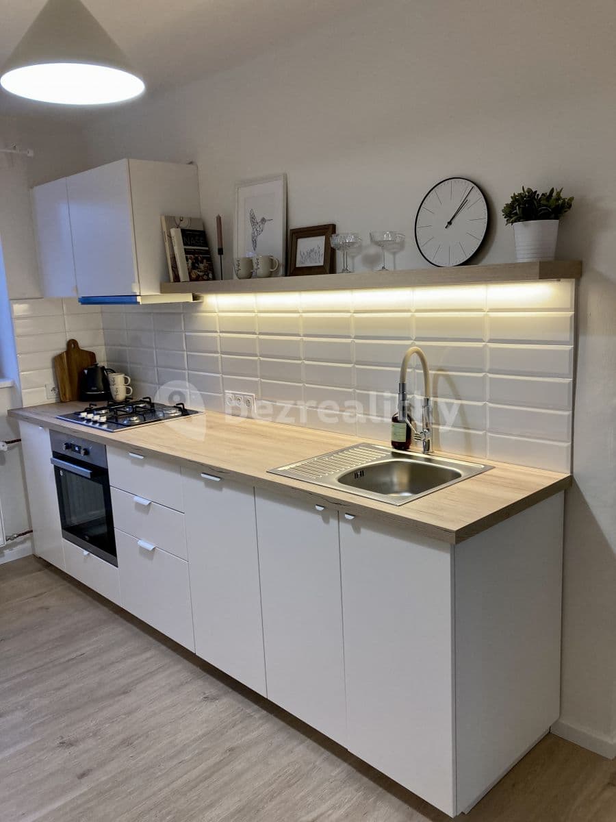 Prenájom bytu 2-izbový 57 m², Jaroslava Foglara, Kladno, Středočeský kraj Prenájom bytu 2-izbový 57 m², Jaroslava Foglara, Kladno, Středočeský kraj