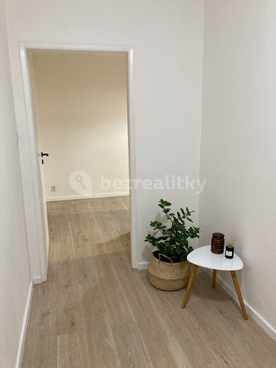 Prenájom bytu 2-izbový 57 m², Jaroslava Foglara, Kladno, Středočeský kraj Prenájom bytu 2-izbový 57 m², Jaroslava Foglara, Kladno, Středočeský kraj