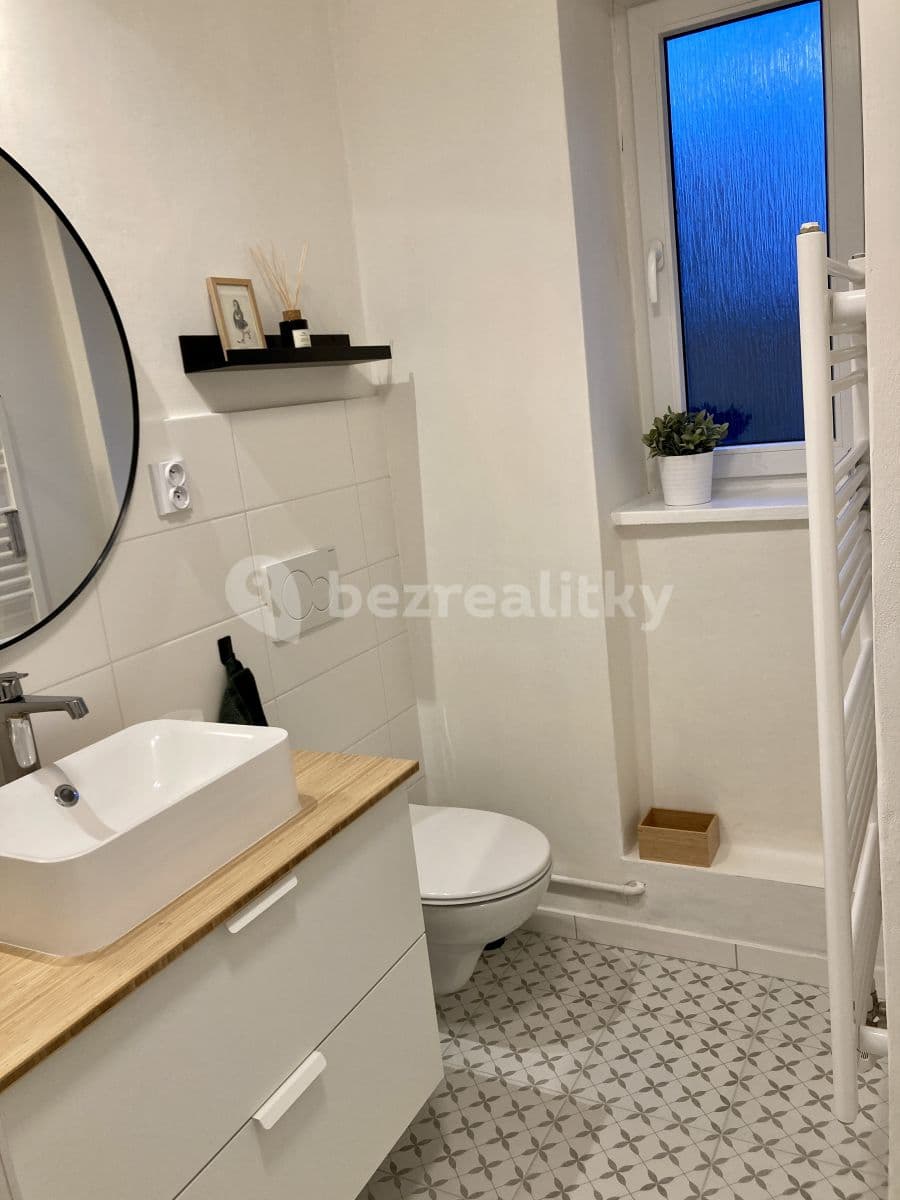 Prenájom bytu 2-izbový 57 m², Jaroslava Foglara, Kladno, Středočeský kraj Prenájom bytu 2-izbový 57 m², Jaroslava Foglara, Kladno, Středočeský kraj