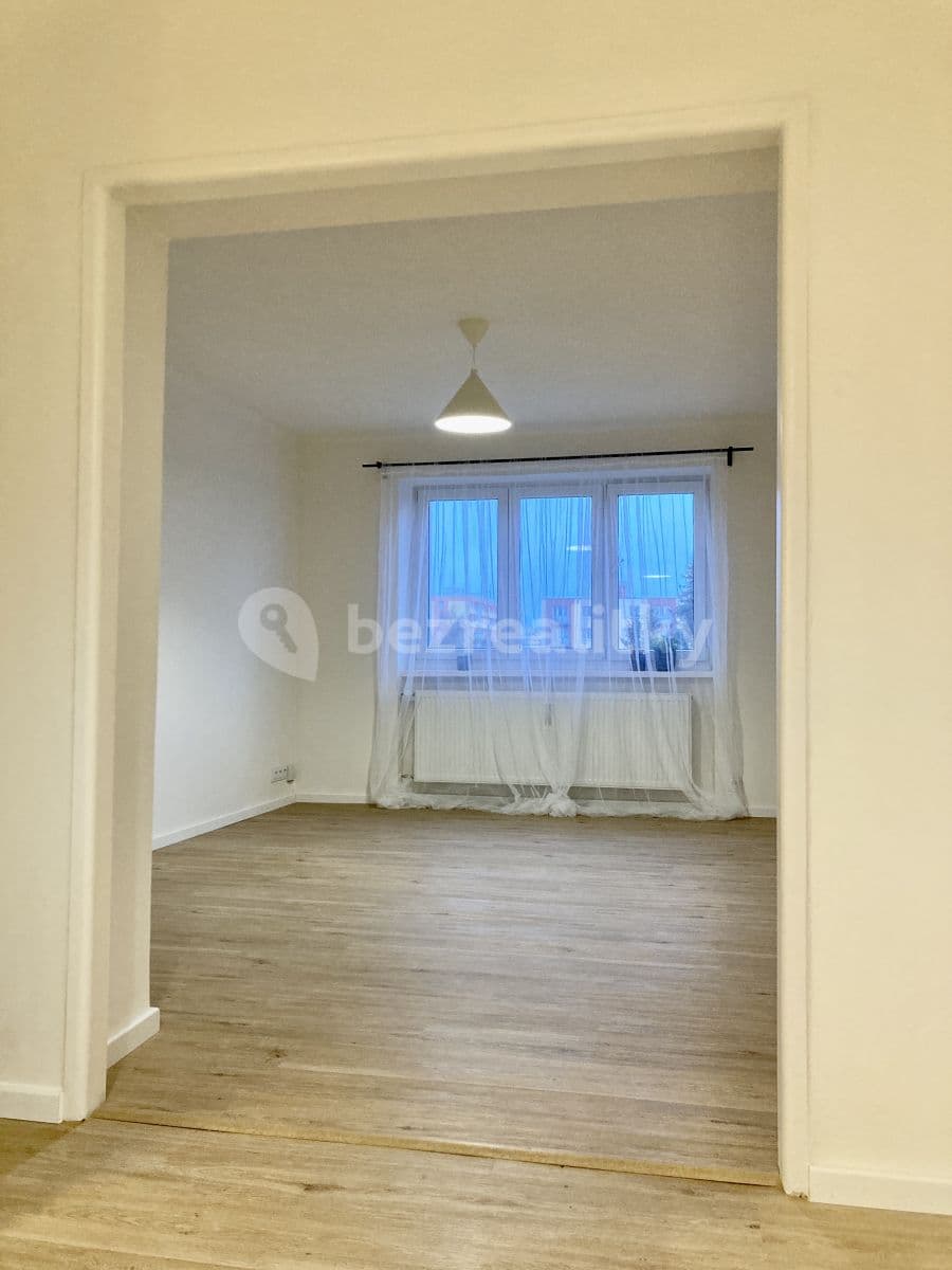 Prenájom bytu 2-izbový 57 m², Jaroslava Foglara, Kladno, Středočeský kraj Prenájom bytu 2-izbový 57 m², Jaroslava Foglara, Kladno, Středočeský kraj