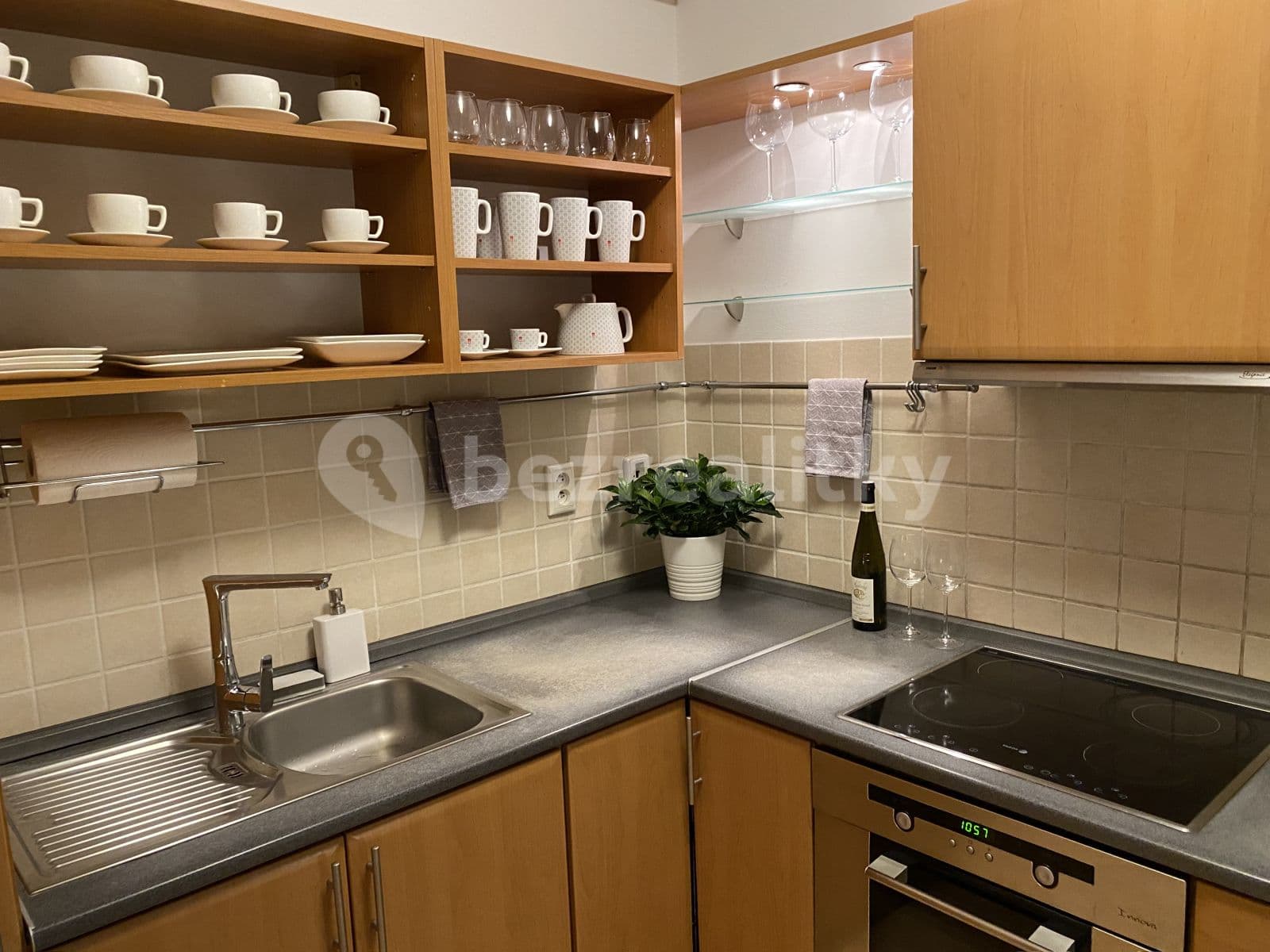 Prenájom bytu 2-izbový 60 m², Kovanecká, Praha, Praha Prenájom bytu 2-izbový 60 m², Kovanecká, Praha, Praha