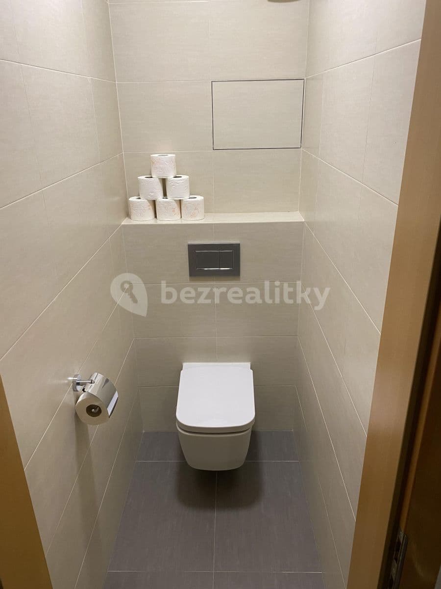 Prenájom bytu 2-izbový 60 m², Kovanecká, Praha, Praha Prenájom bytu 2-izbový 60 m², Kovanecká, Praha, Praha