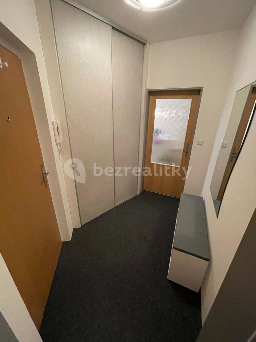 Prenájom bytu 1-izbový 51 m², Praha, Praha