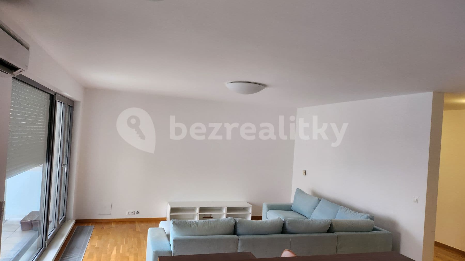 Prenájom bytu 4-izbový 145 m², Karlova Ves, Bratislavský kraj