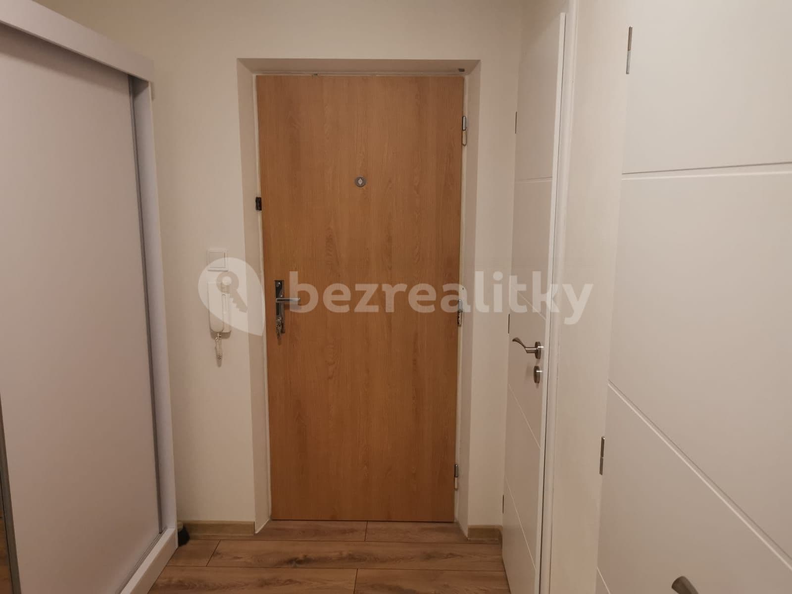 Prenájom bytu 2-izbový 60 m², Káranská, Praha, Praha Prenájom bytu 2-izbový 60 m², Káranská, Praha, Praha