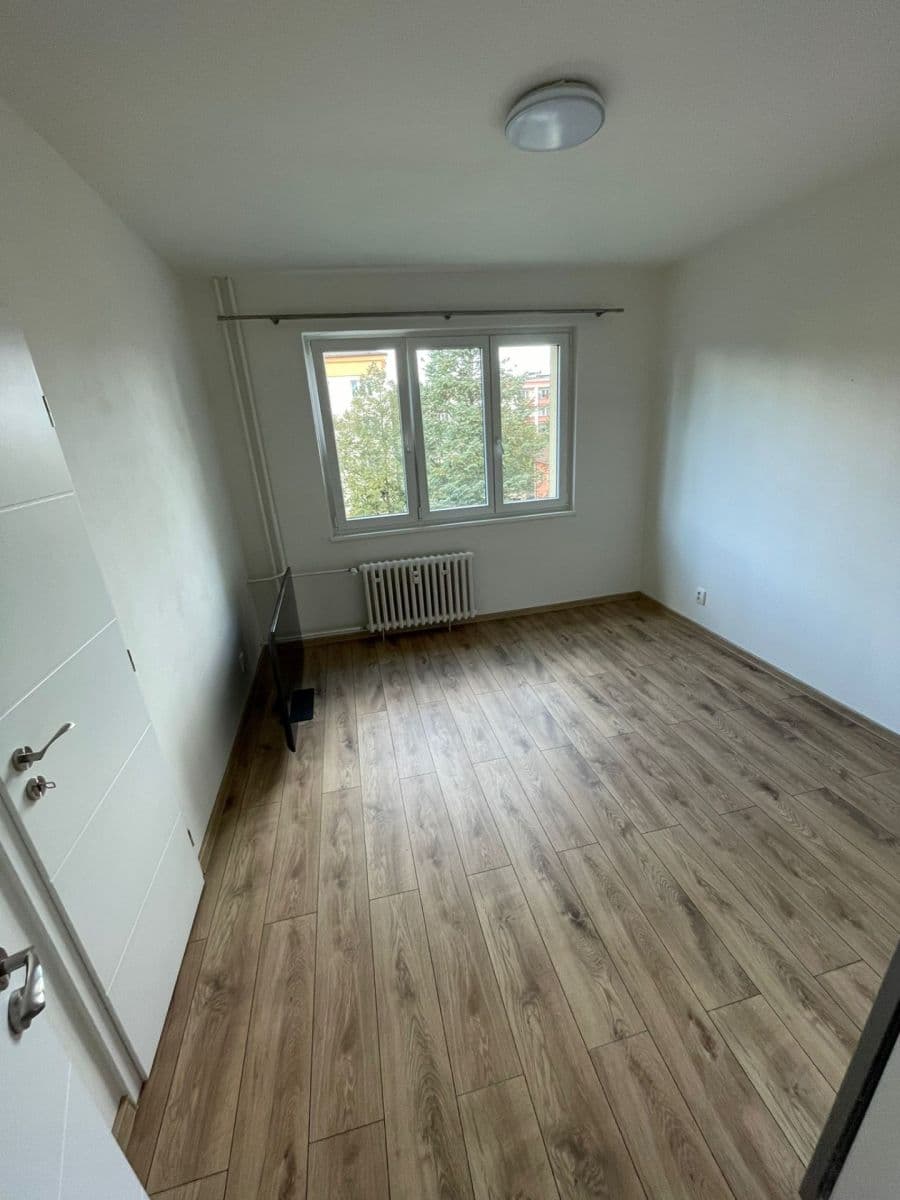 Prenájom bytu 2-izbový 60 m², Káranská, Praha, Praha Prenájom bytu 2-izbový 60 m², Káranská, Praha, Praha