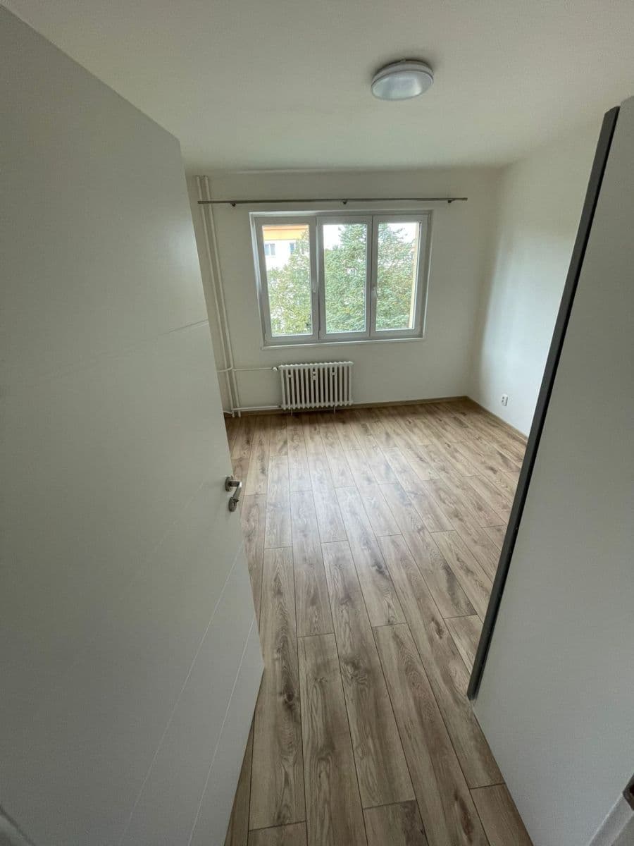 Prenájom bytu 2-izbový 60 m², Káranská, Praha, Praha Prenájom bytu 2-izbový 60 m², Káranská, Praha, Praha