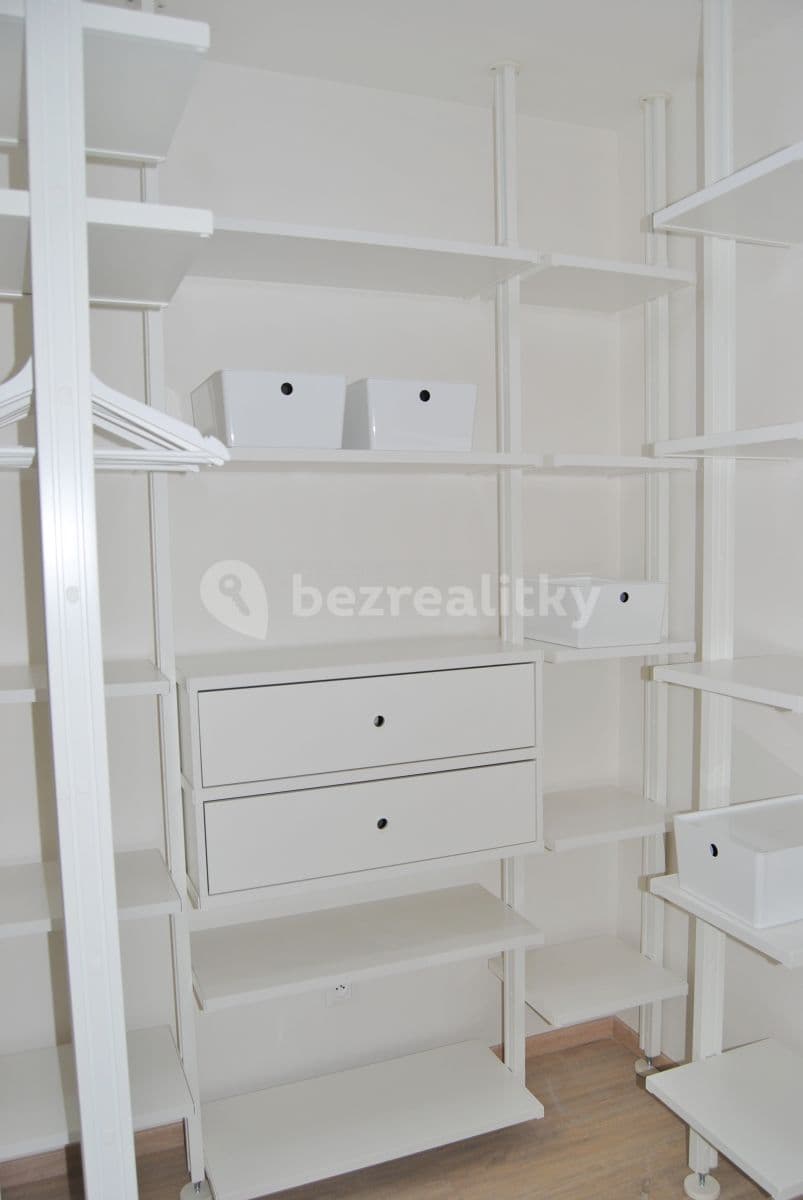 Prenájom bytu 3-izbový 70 m², V Hliníkách, Chrudim, Pardubický kraj Prenájom bytu 3-izbový 70 m², V Hliníkách, Chrudim, Pardubický kraj