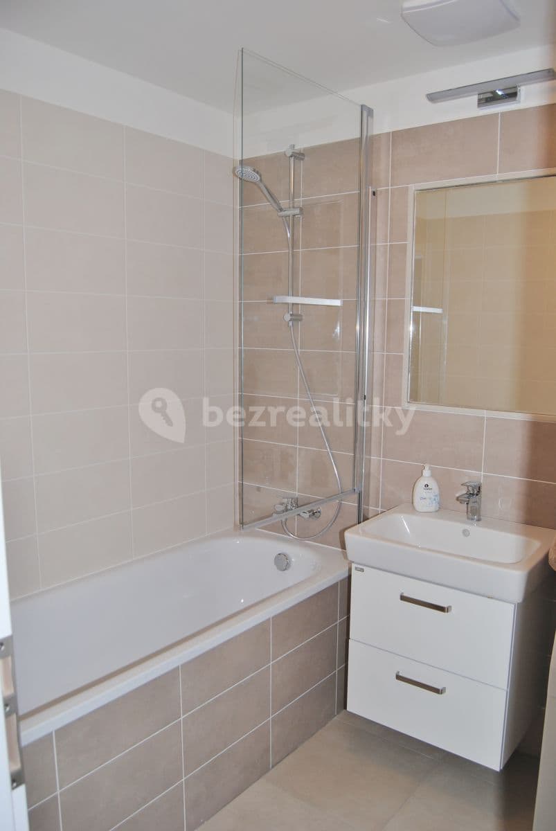 Prenájom bytu 3-izbový 70 m², V Hliníkách, Chrudim, Pardubický kraj Prenájom bytu 3-izbový 70 m², V Hliníkách, Chrudim, Pardubický kraj