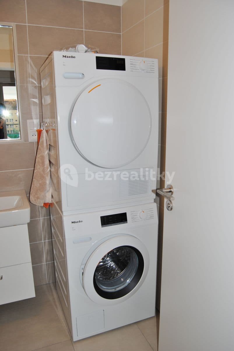 Prenájom bytu 3-izbový 70 m², V Hliníkách, Chrudim, Pardubický kraj Prenájom bytu 3-izbový 70 m², V Hliníkách, Chrudim, Pardubický kraj