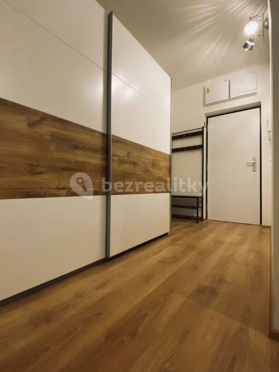 Prenájom bytu 2-izbový 49 m², Praha, Praha Prenájom bytu 2-izbový 49 m², Praha, Praha