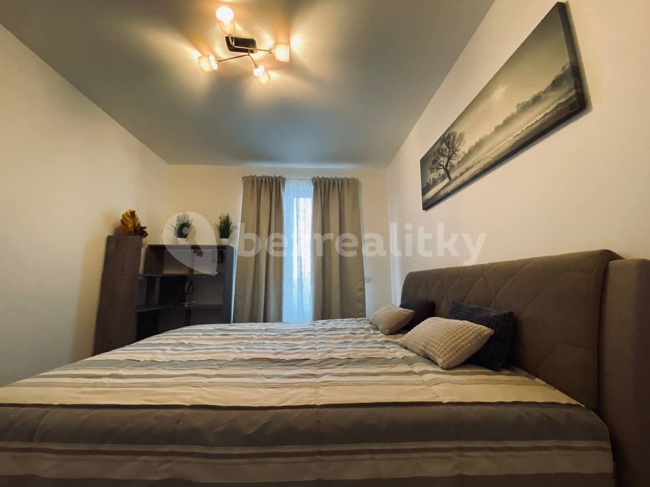 Prenájom bytu 2-izbový 49 m², Praha, Praha Prenájom bytu 2-izbový 49 m², Praha, Praha