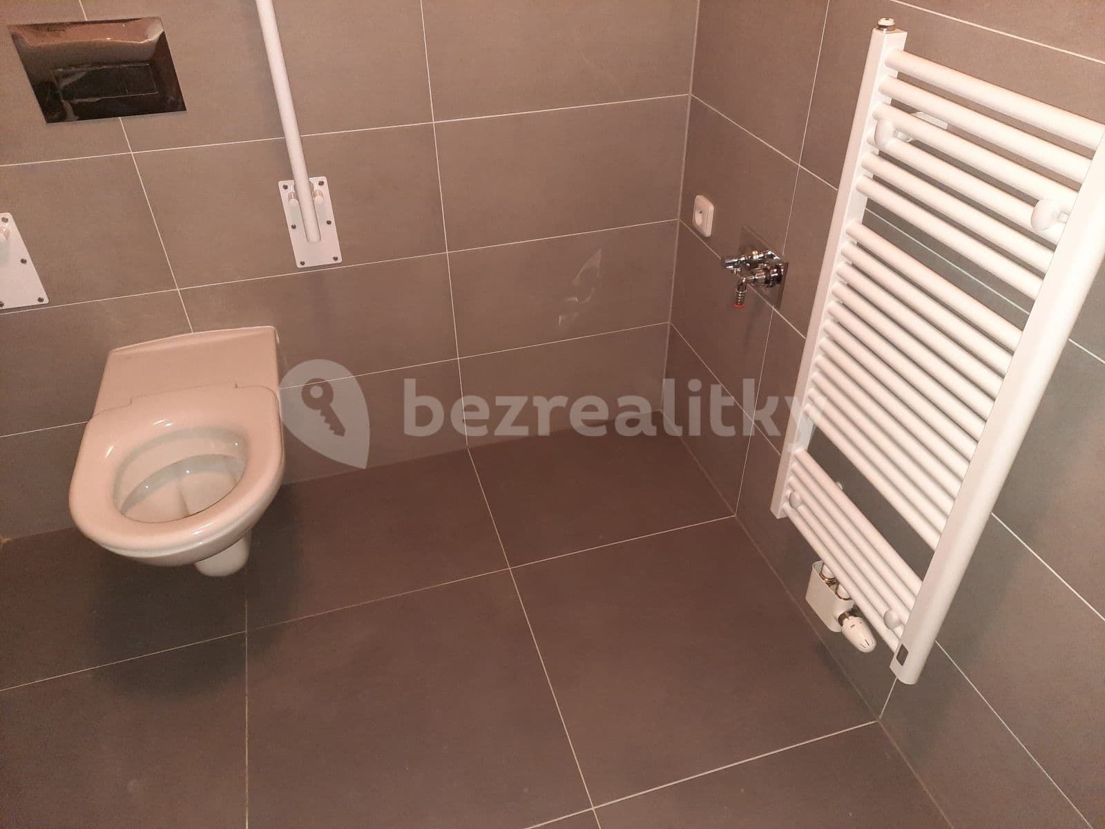 Prenájom bytu 2-izbový 57 m², Písková, Praha, Praha Prenájom bytu 2-izbový 57 m², Písková, Praha, Praha