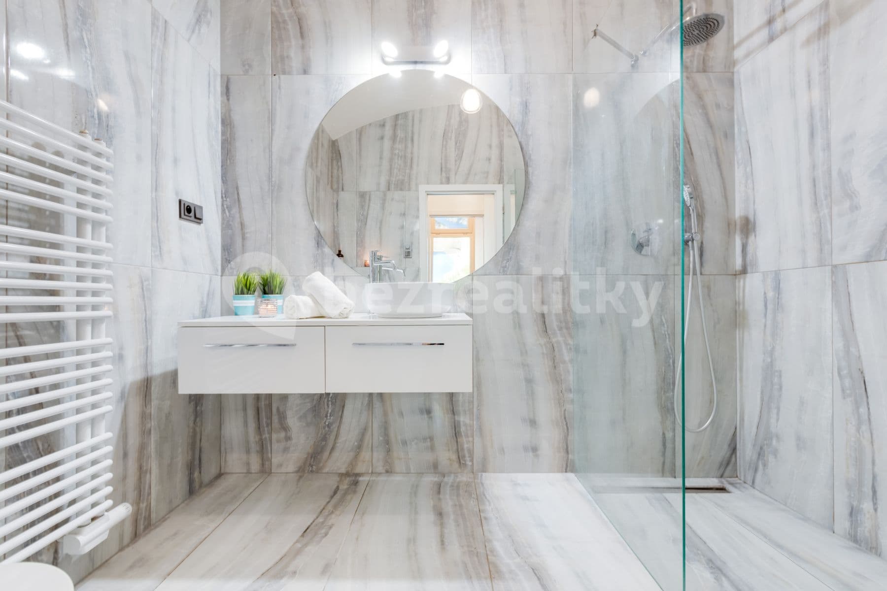 Prenájom bytu 3-izbový 86 m², Peckova, Praha, Praha Prenájom bytu 3-izbový 86 m², Peckova, Praha, Praha