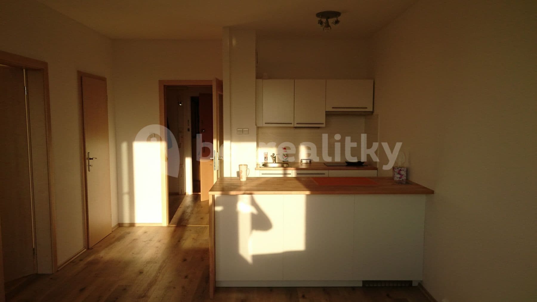 Prenájom bytu 2-izbový 50 m², Pirinská, Praha, Praha Prenájom bytu 2-izbový 50 m², Pirinská, Praha, Praha