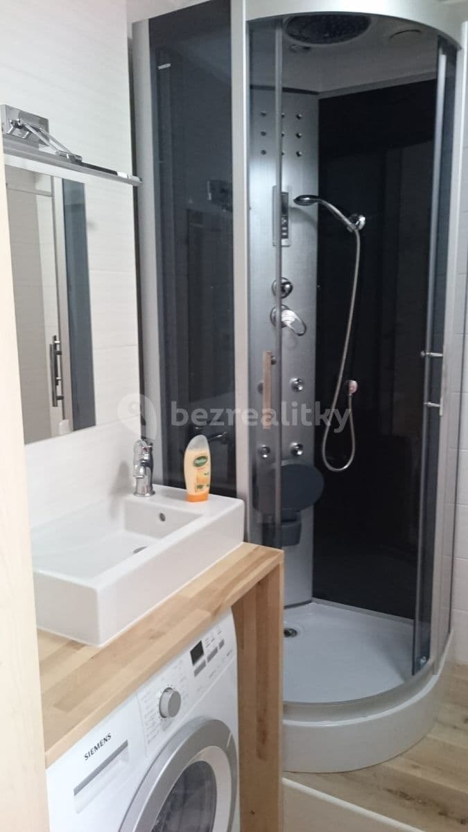 Prenájom bytu 2-izbový 50 m², Pirinská, Praha, Praha Prenájom bytu 2-izbový 50 m², Pirinská, Praha, Praha