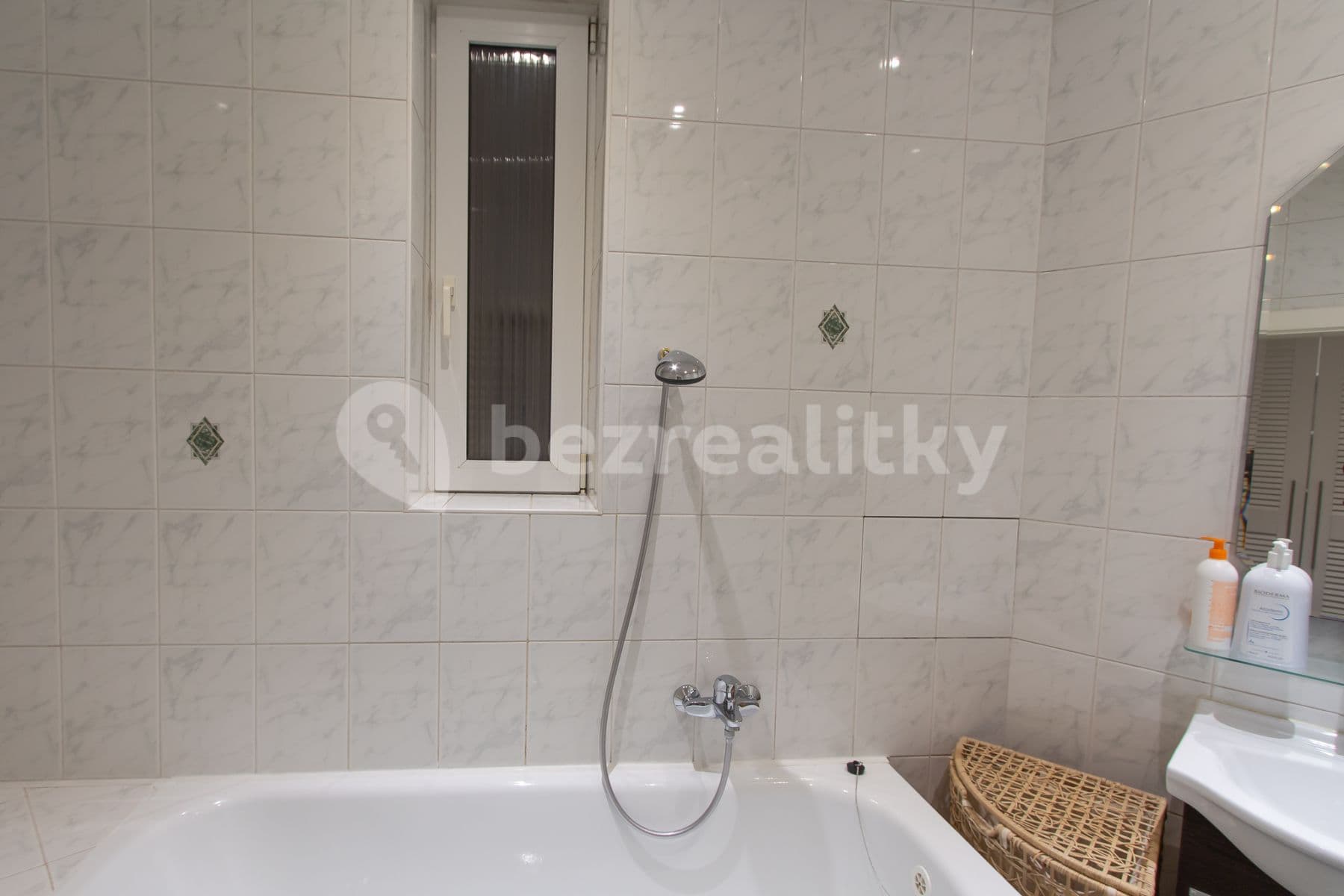 Prenájom bytu 3-izbový 78 m², Velehradská, Praha, Praha Prenájom bytu 3-izbový 78 m², Velehradská, Praha, Praha