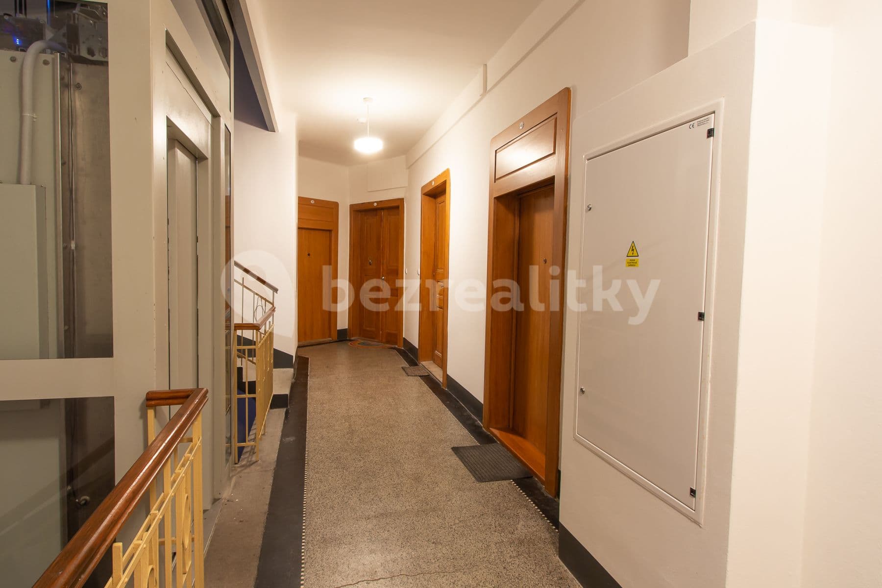Prenájom bytu 3-izbový 78 m², Velehradská, Praha, Praha Prenájom bytu 3-izbový 78 m², Velehradská, Praha, Praha