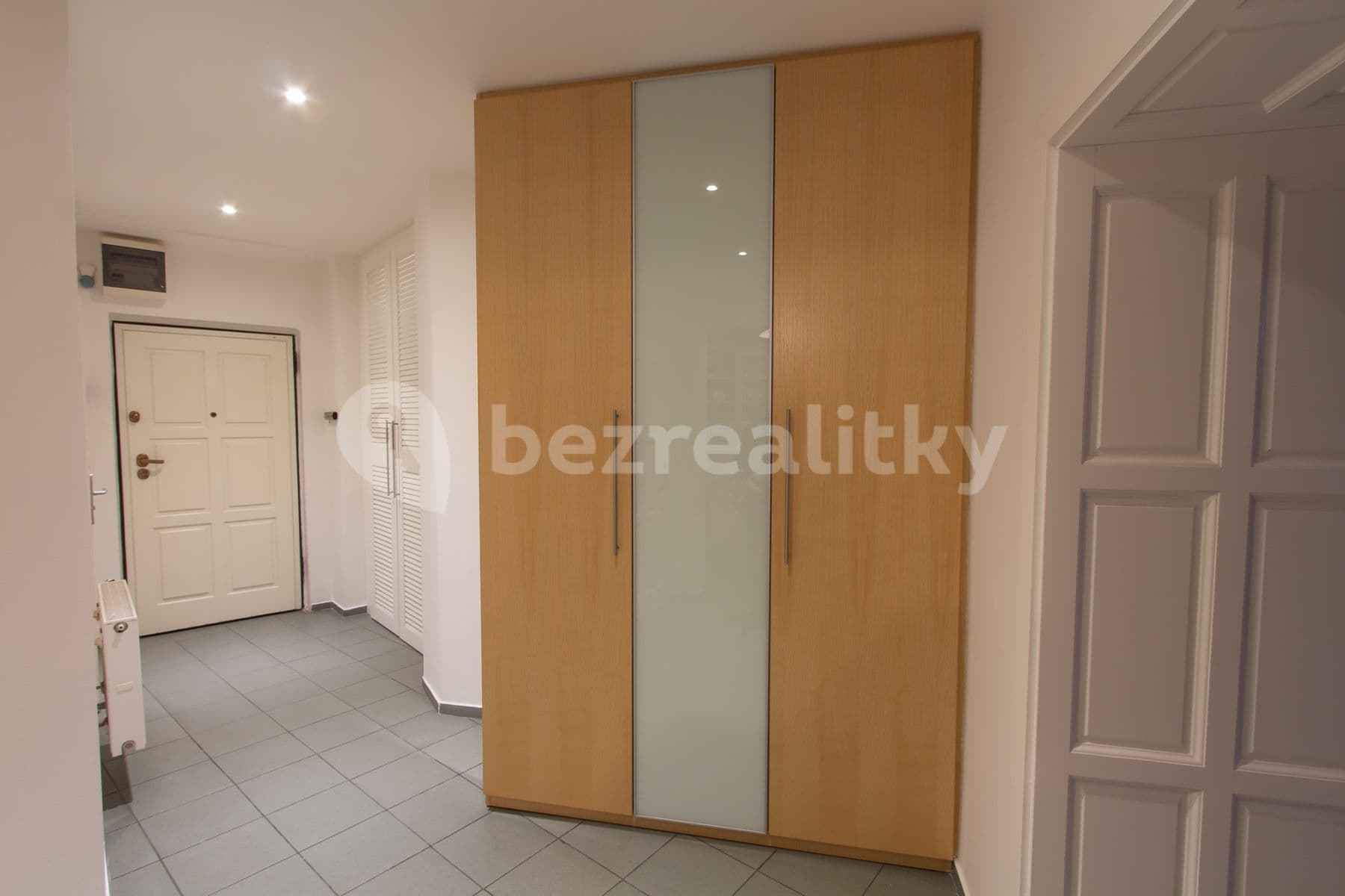Prenájom bytu 3-izbový 78 m², Velehradská, Praha, Praha Prenájom bytu 3-izbový 78 m², Velehradská, Praha, Praha
