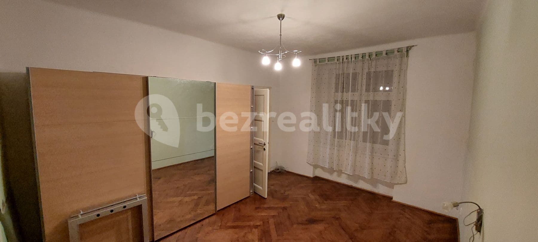 Prenájom bytu 2-izbový 45 m², Táborská, Praha, Praha