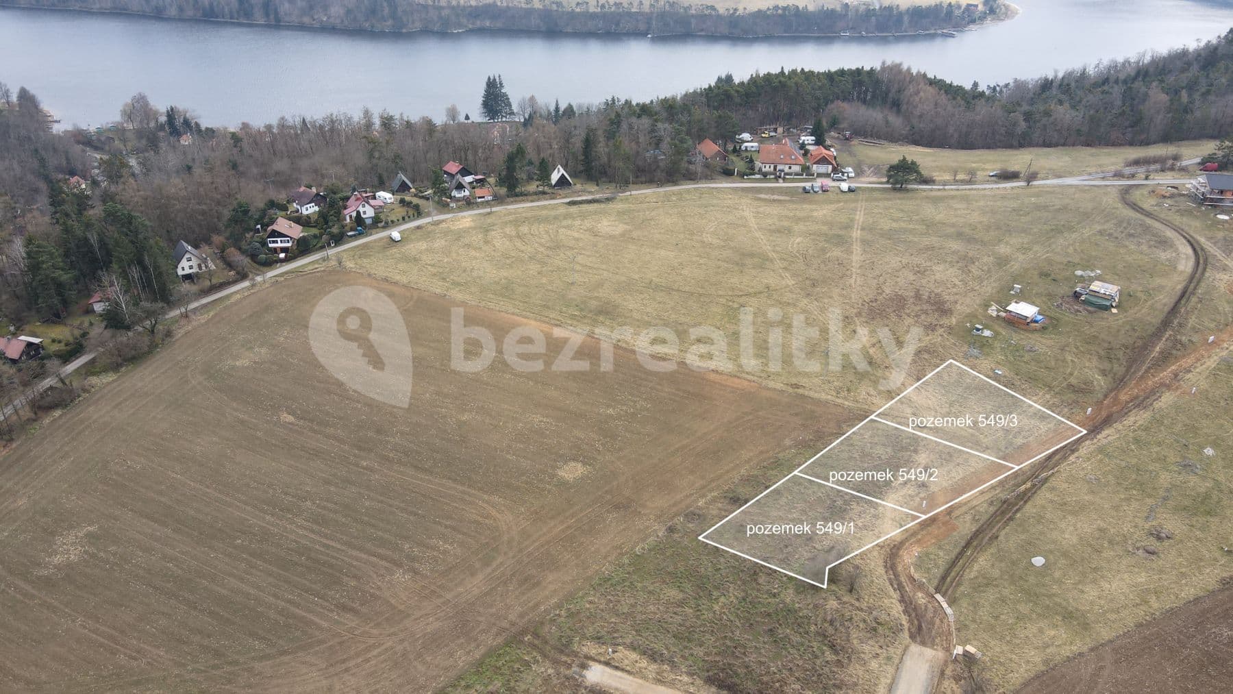 Predaj pozemku 807 m², Županovice, Středočeský kraj