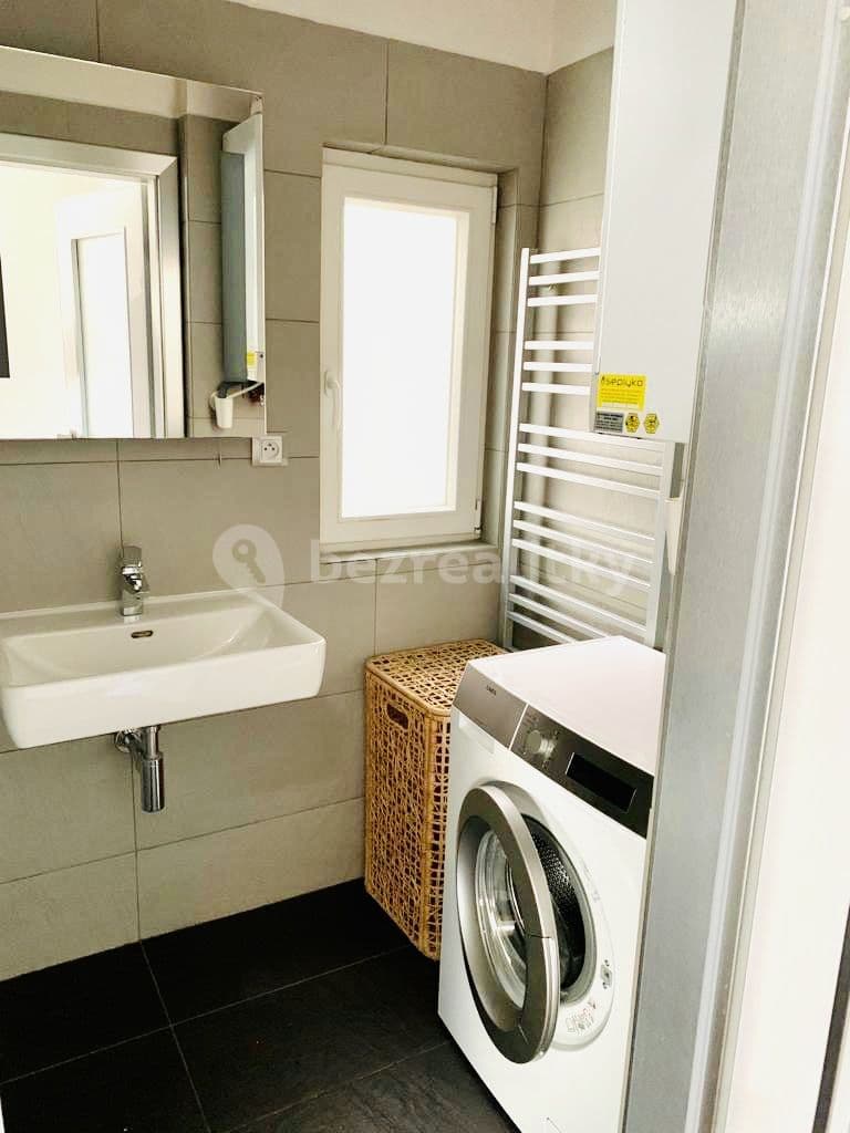 Prenájom bytu 2-izbový 67 m², Tovární, Praha, Praha Prenájom bytu 2-izbový 67 m², Tovární, Praha, Praha