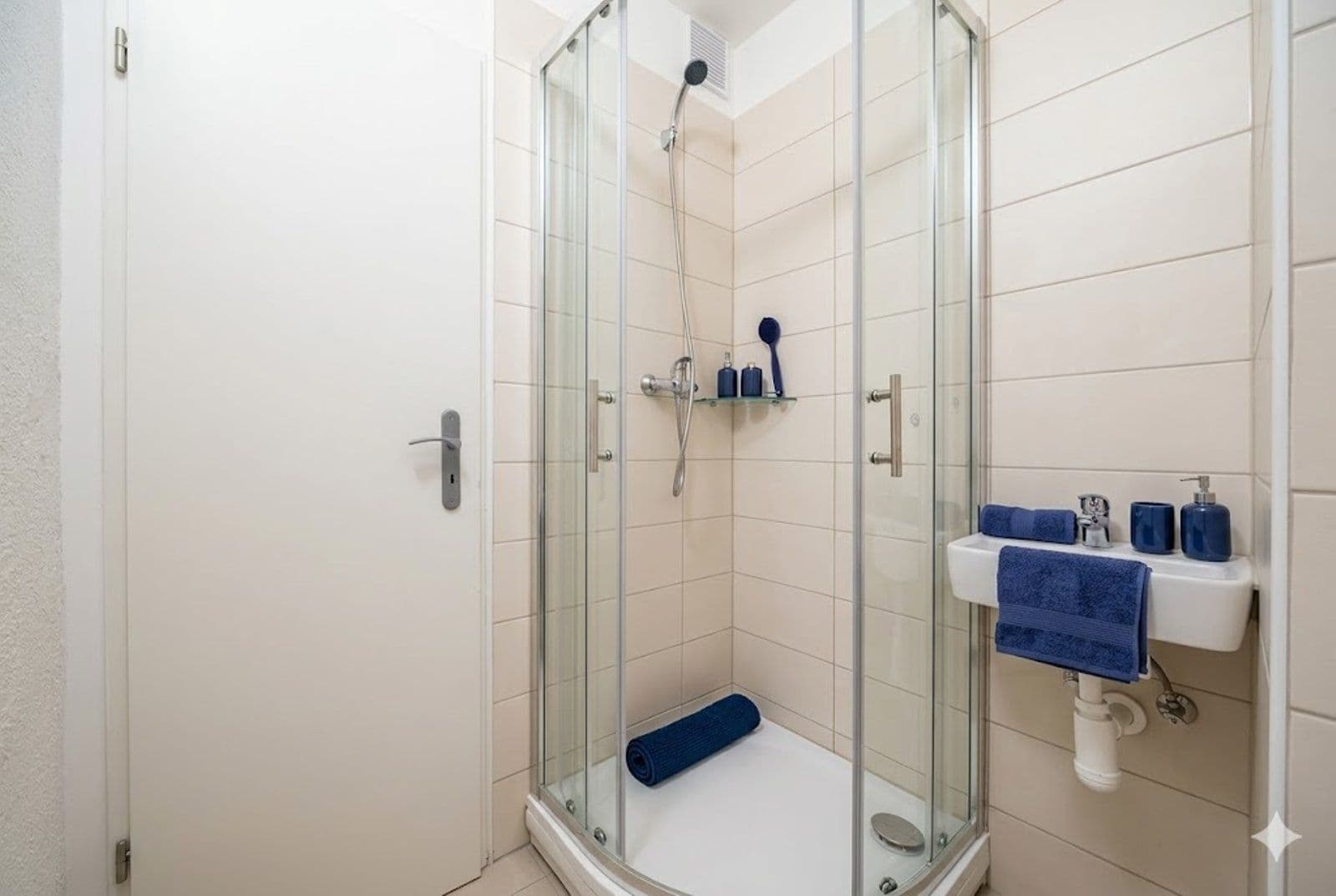 Prenájom bytu 1-izbový 37 m², Rudé armády, Karviná, Moravskoslezský kraj Prenájom bytu 1-izbový 37 m², Rudé armády, Karviná, Moravskoslezský kraj