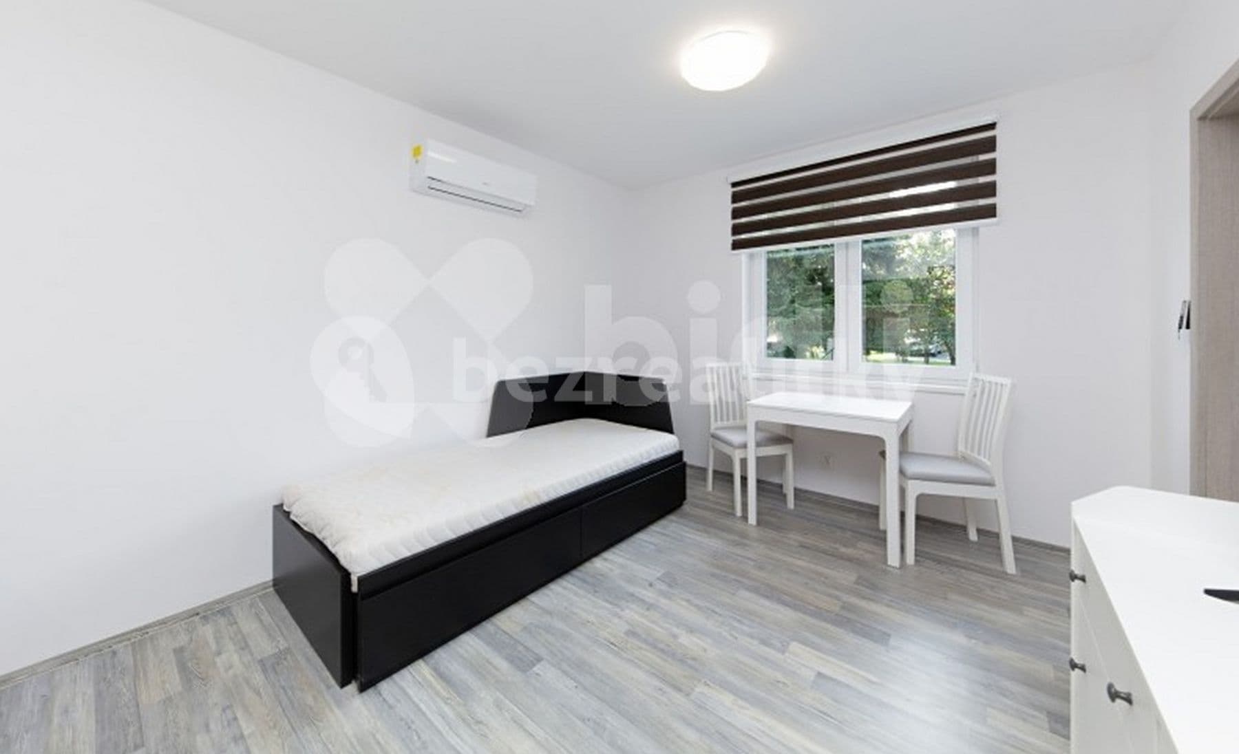 Prenájom bytu 1-izbový 32 m², Černohorská, Brno, Jihomoravský kraj Prenájom bytu 1-izbový 32 m², Černohorská, Brno, Jihomoravský kraj