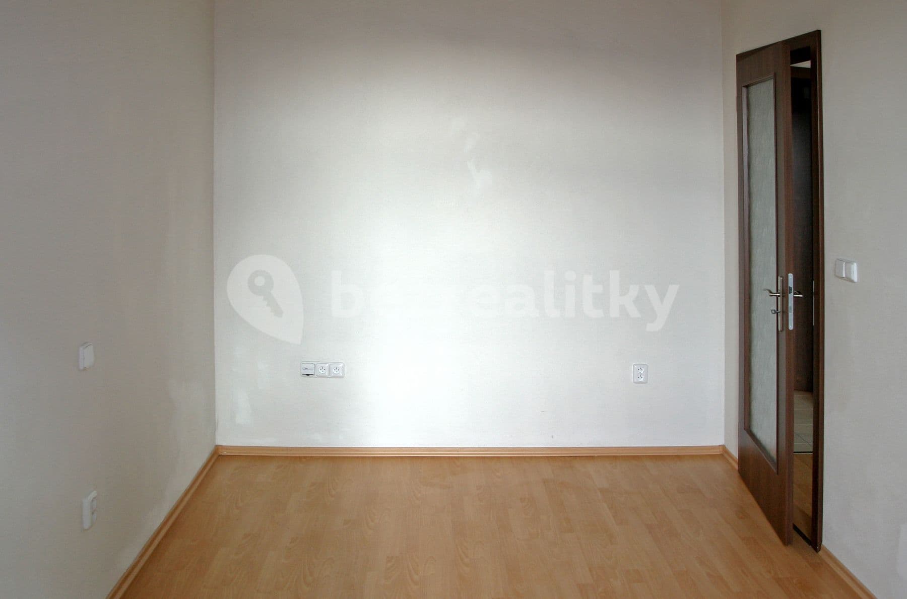 Prenájom bytu 2-izbový 36 m², Resselovo náměstí, Chrudim, Pardubický kraj Prenájom bytu 2-izbový 36 m², Resselovo náměstí, Chrudim, Pardubický kraj