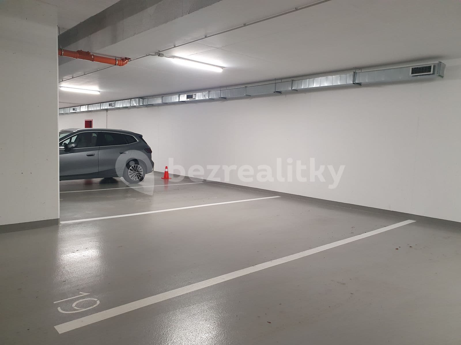 Prenájom garáže 18 m², Cukrovarnická, Praha, Praha Prenájom garáže 18 m², Cukrovarnická, Praha, Praha