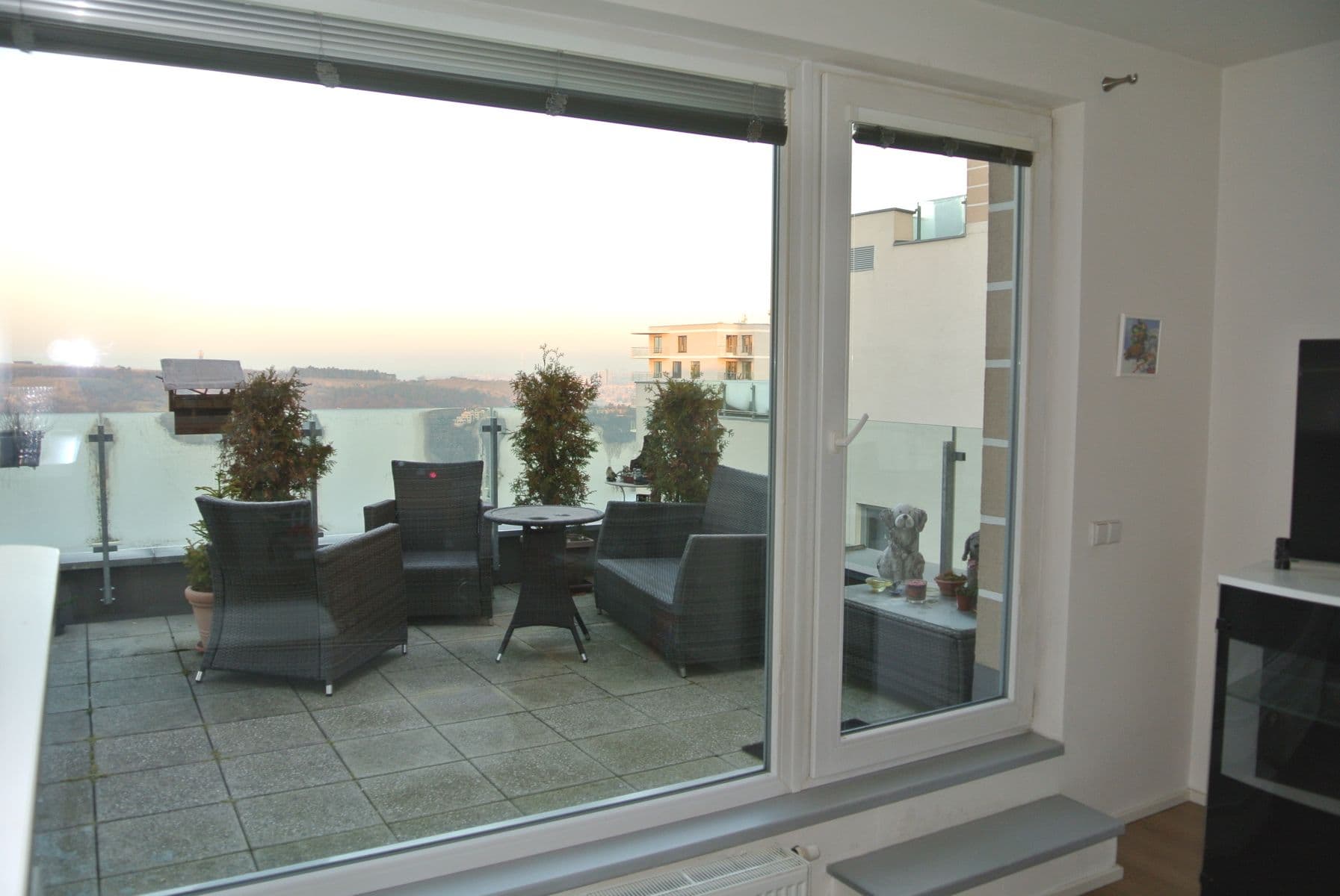 Prenájom bytu 3-izbový 65 m², Silurská, Praha, Praha Prenájom bytu 3-izbový 65 m², Silurská, Praha, Praha