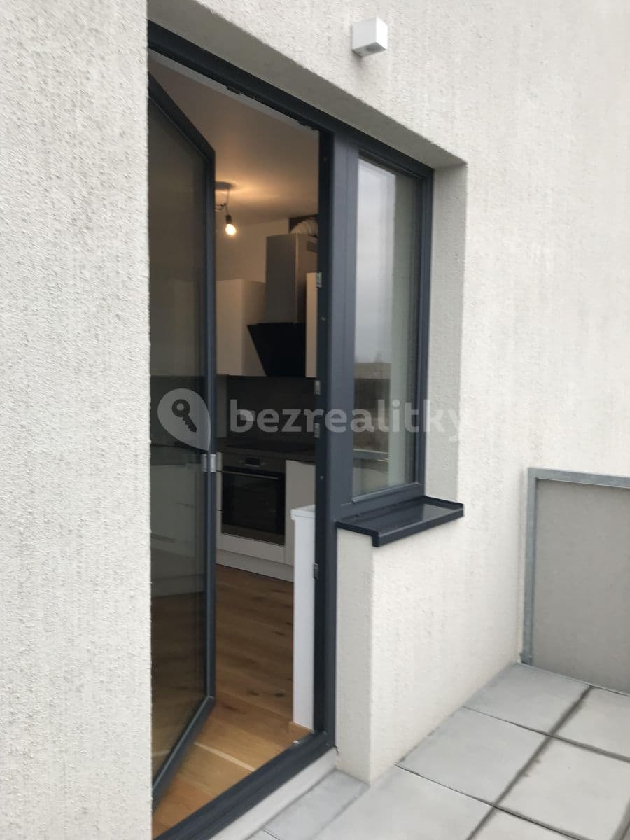 Prenájom bytu 2-izbový 46 m², Horoměřice, Středočeský kraj Prenájom bytu 2-izbový 46 m², Horoměřice, Středočeský kraj