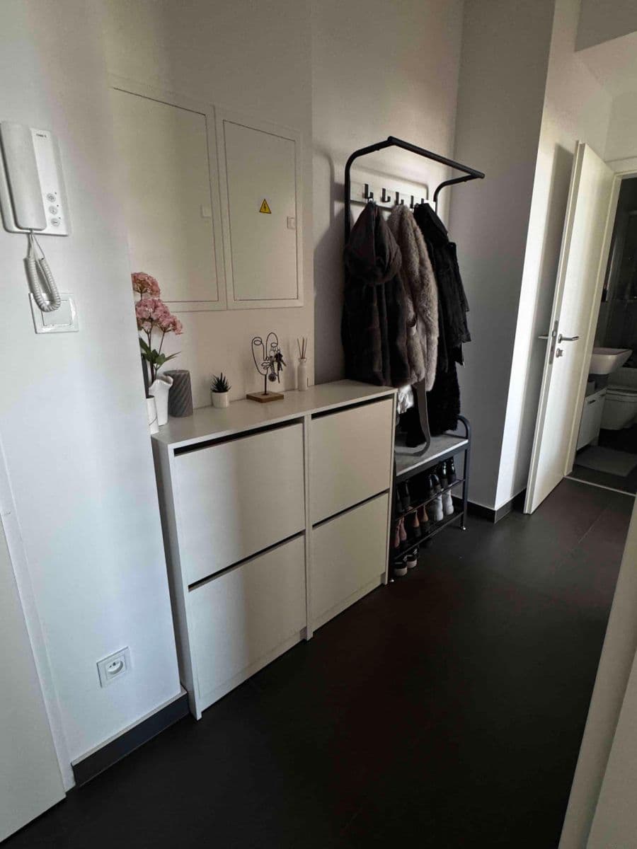 Prenájom bytu 2-izbový 46 m², Horoměřice, Středočeský kraj Prenájom bytu 2-izbový 46 m², Horoměřice, Středočeský kraj